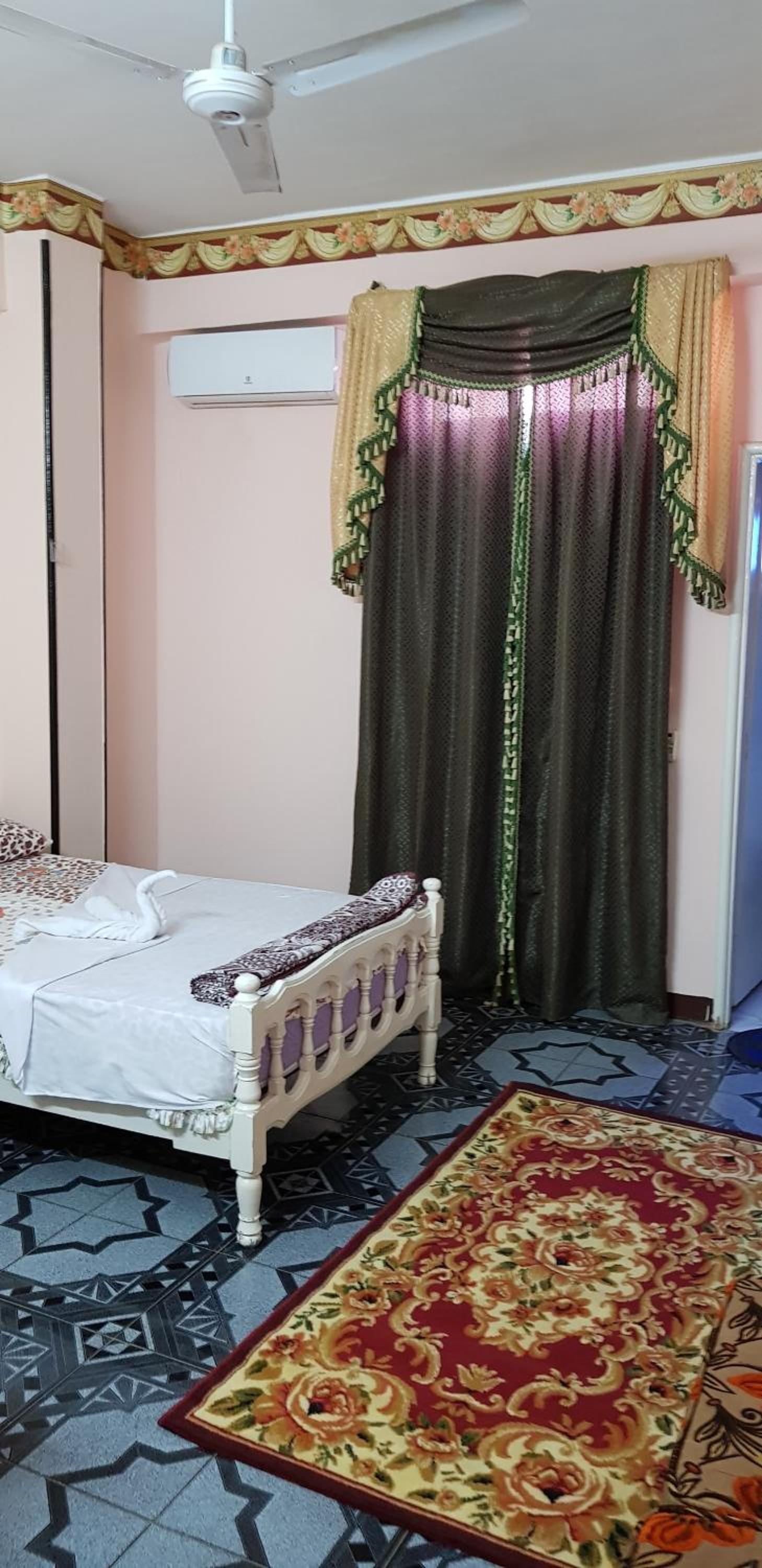 Double Room with Private Bathroom - Photo 1