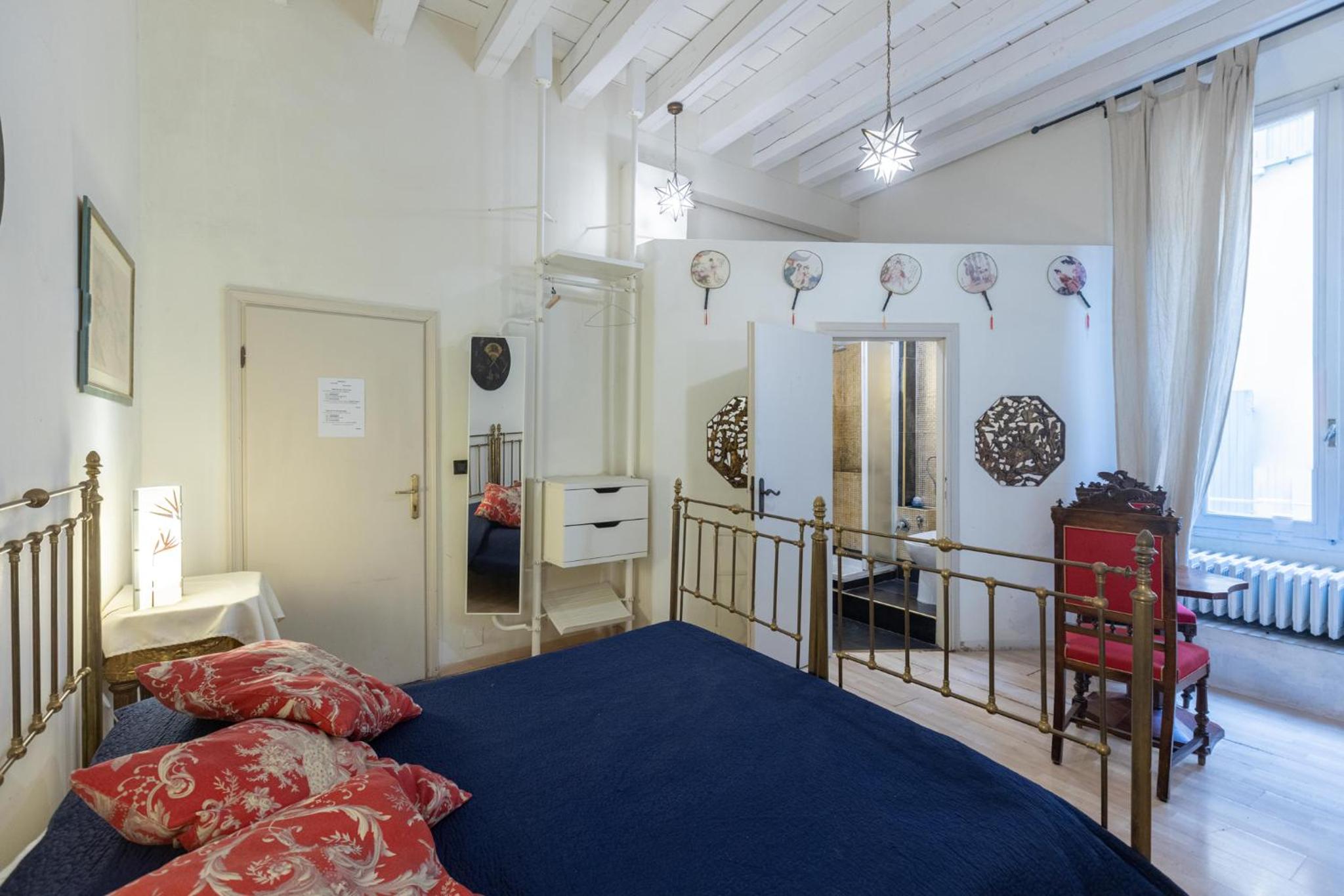Deluxe Room (2 Adults + 1 Child)
