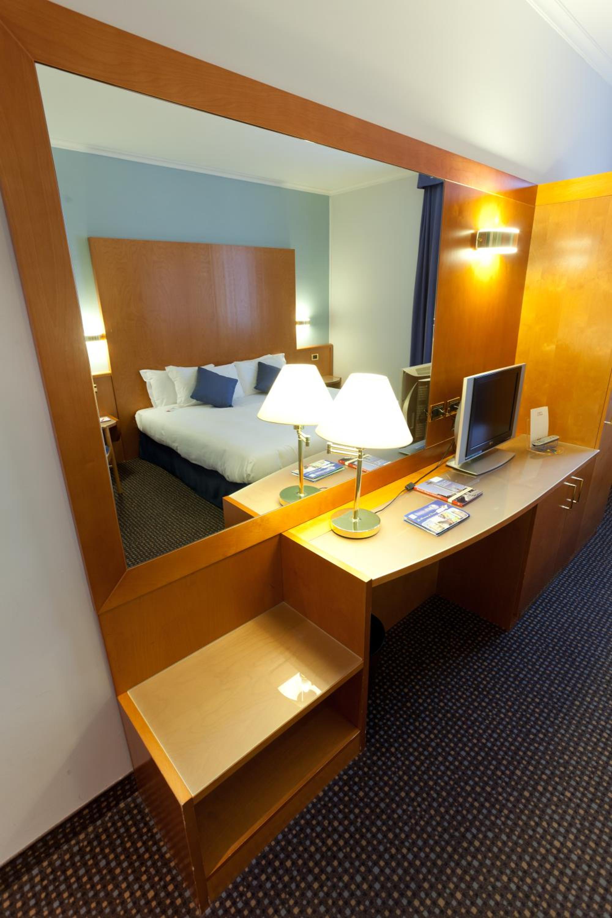 Classic Double or Twin Room - Photo 2