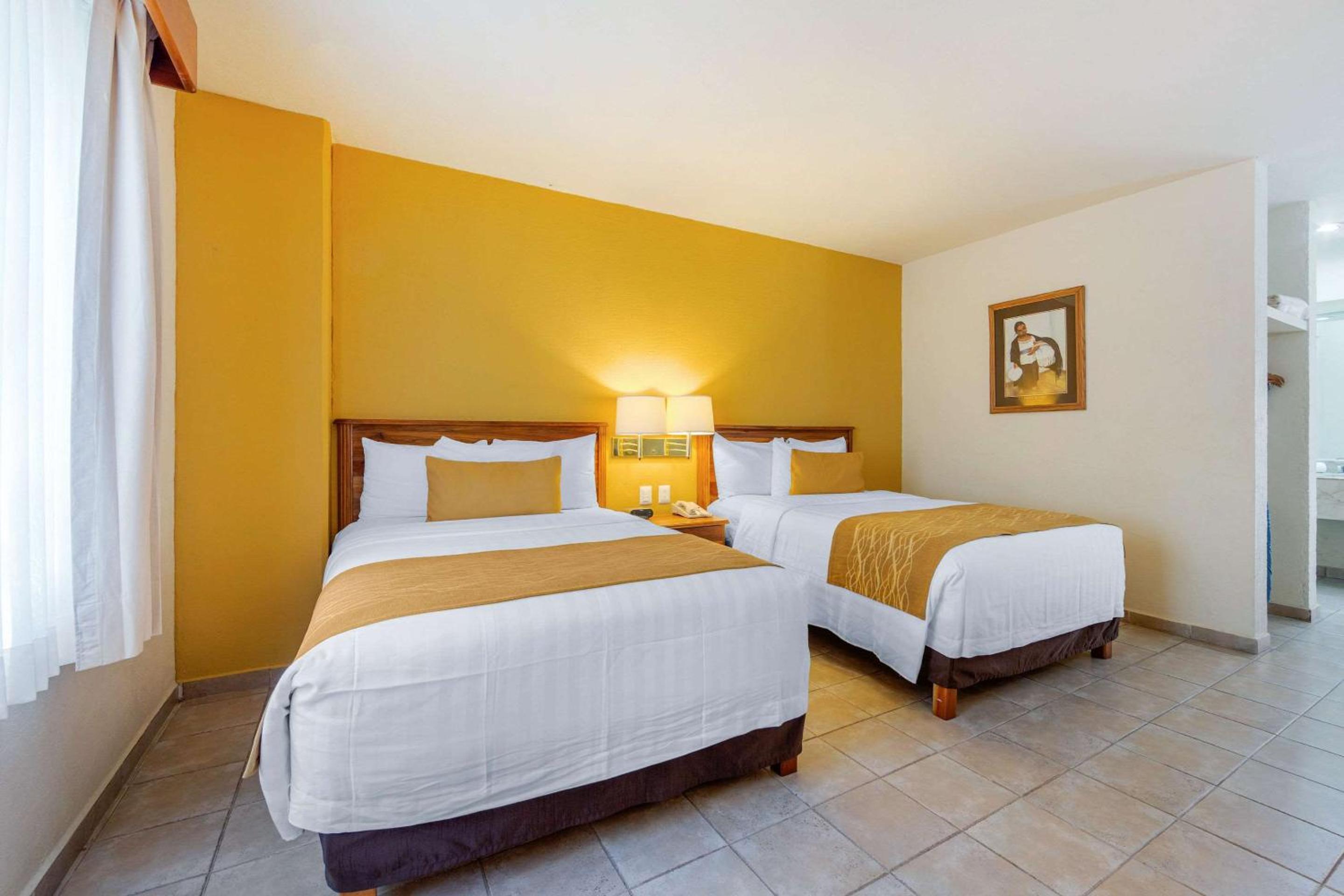 Double Room with Two Double Beds - Non-Smoking - Photo 7