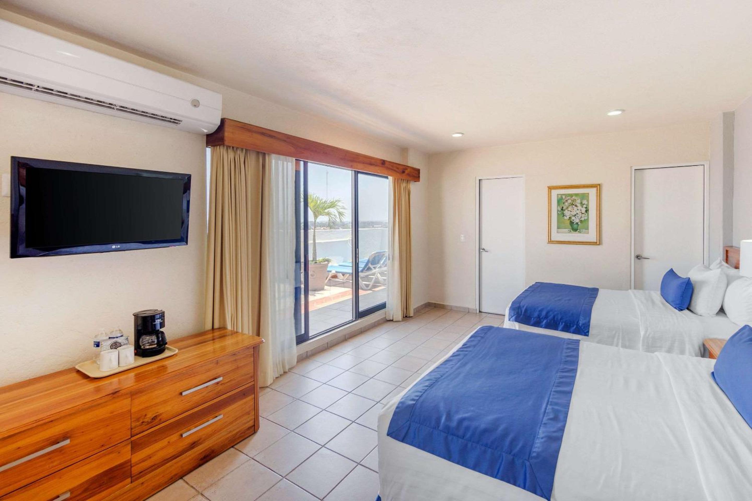 Junior Suite - Non-Smoking - Photo 10