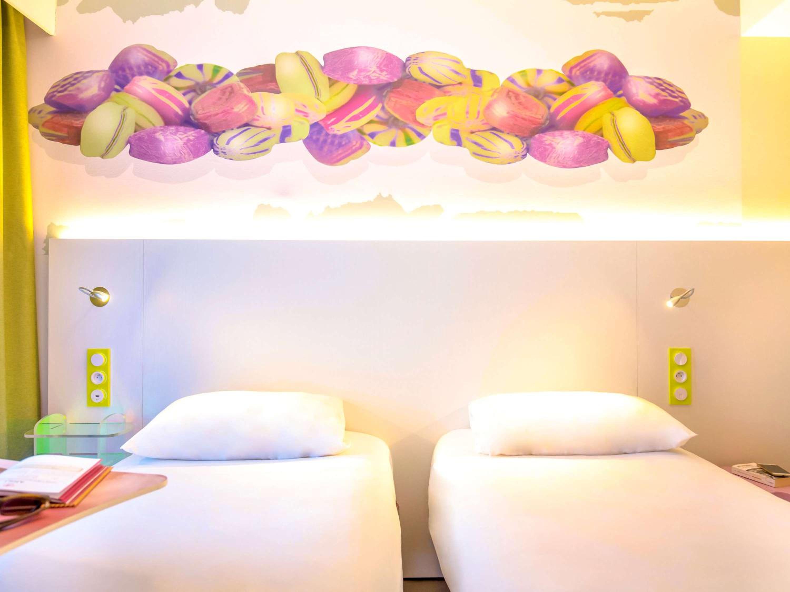 Standard Twin Room - Photo 4