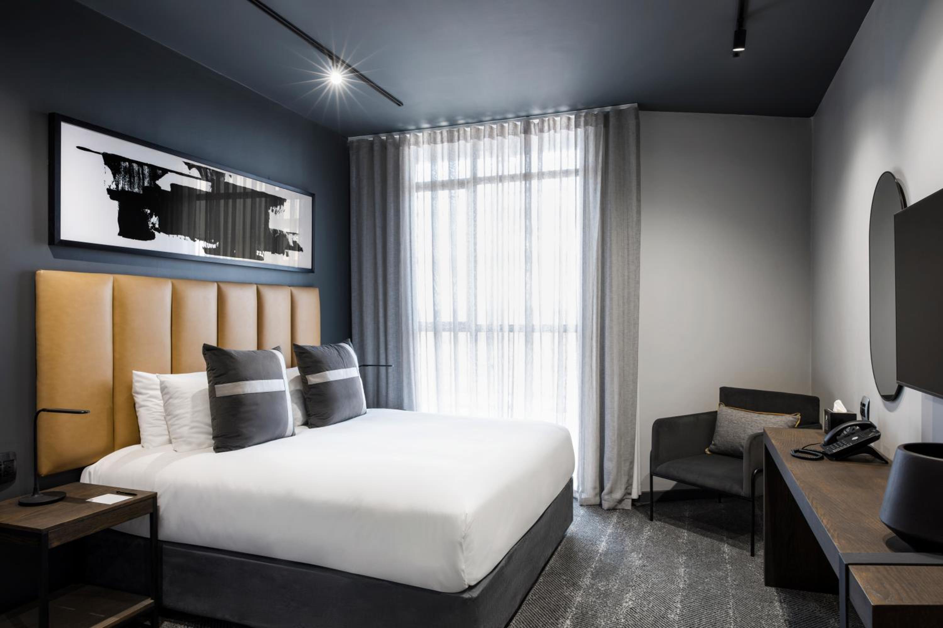 Standard Double Room - Photo 10