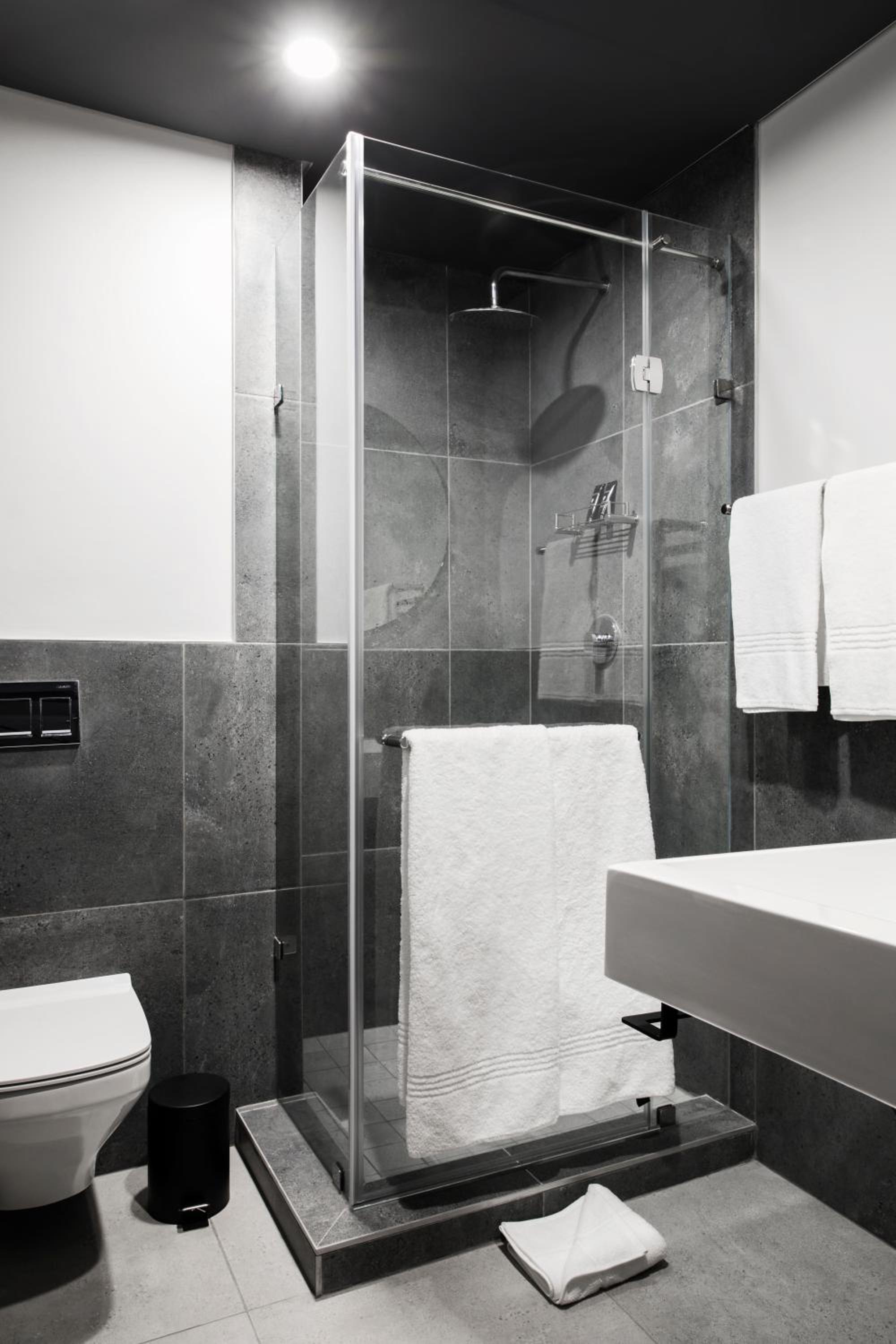 Standard Double Room - Photo 11