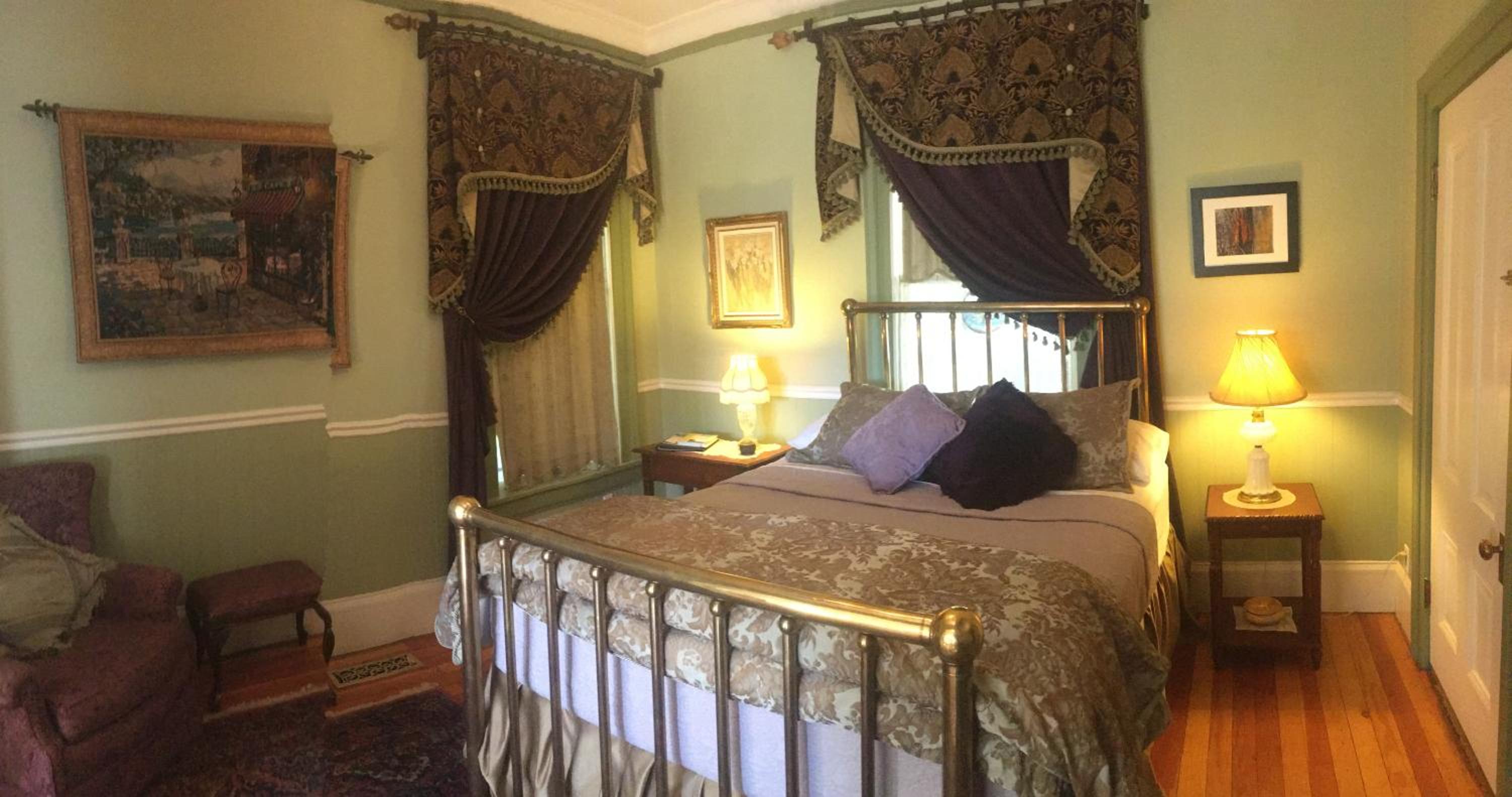 Queen Room with Private Bathroom - Disability Access #4 - Photo 3