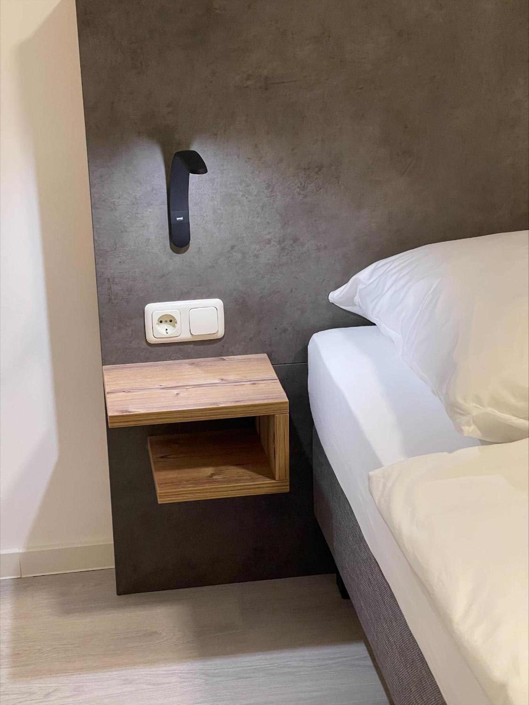 Deluxe Double Room - Photo 8