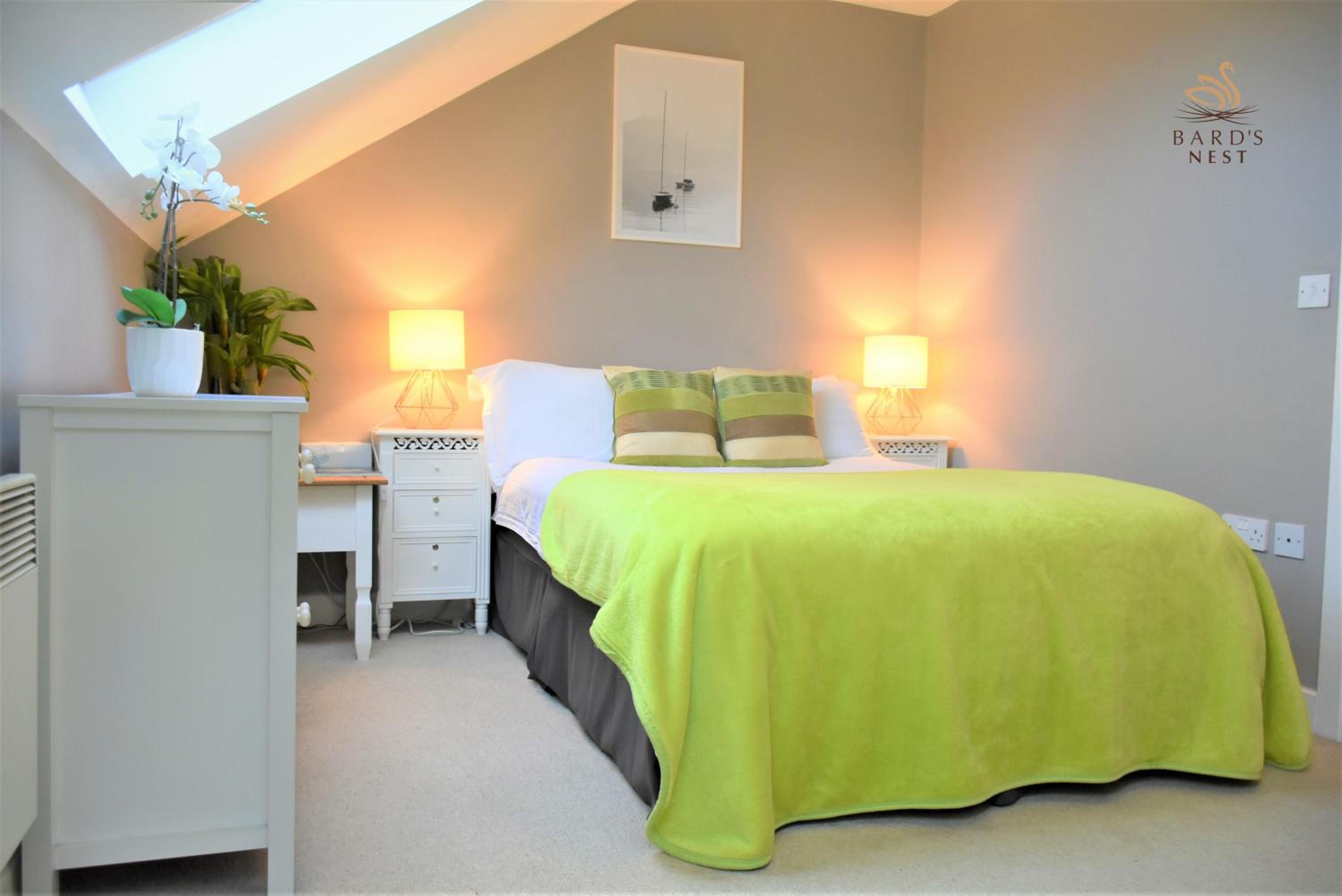 One-Bedroom Apartment - Photo 1