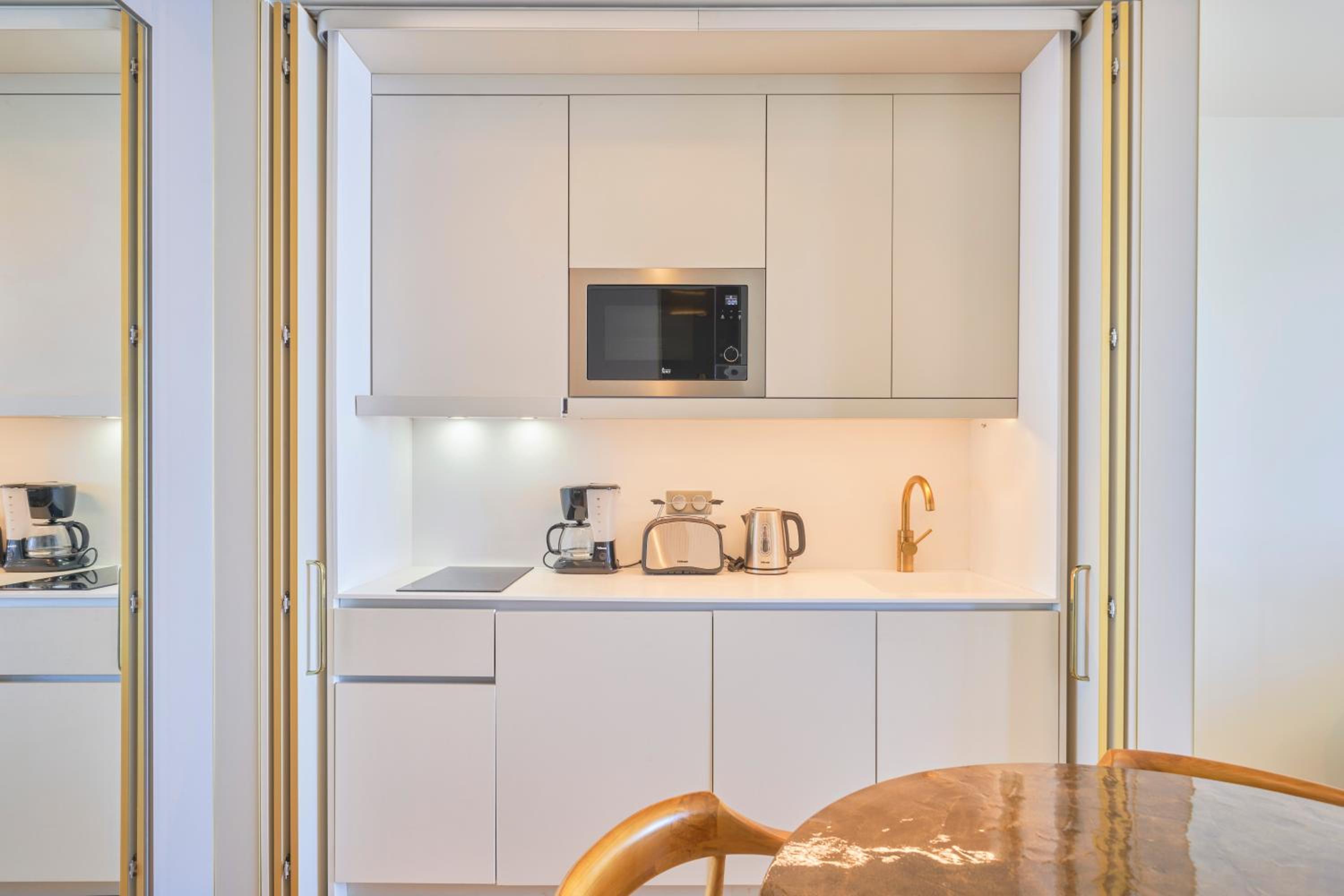 One-Bedroom Family Suite