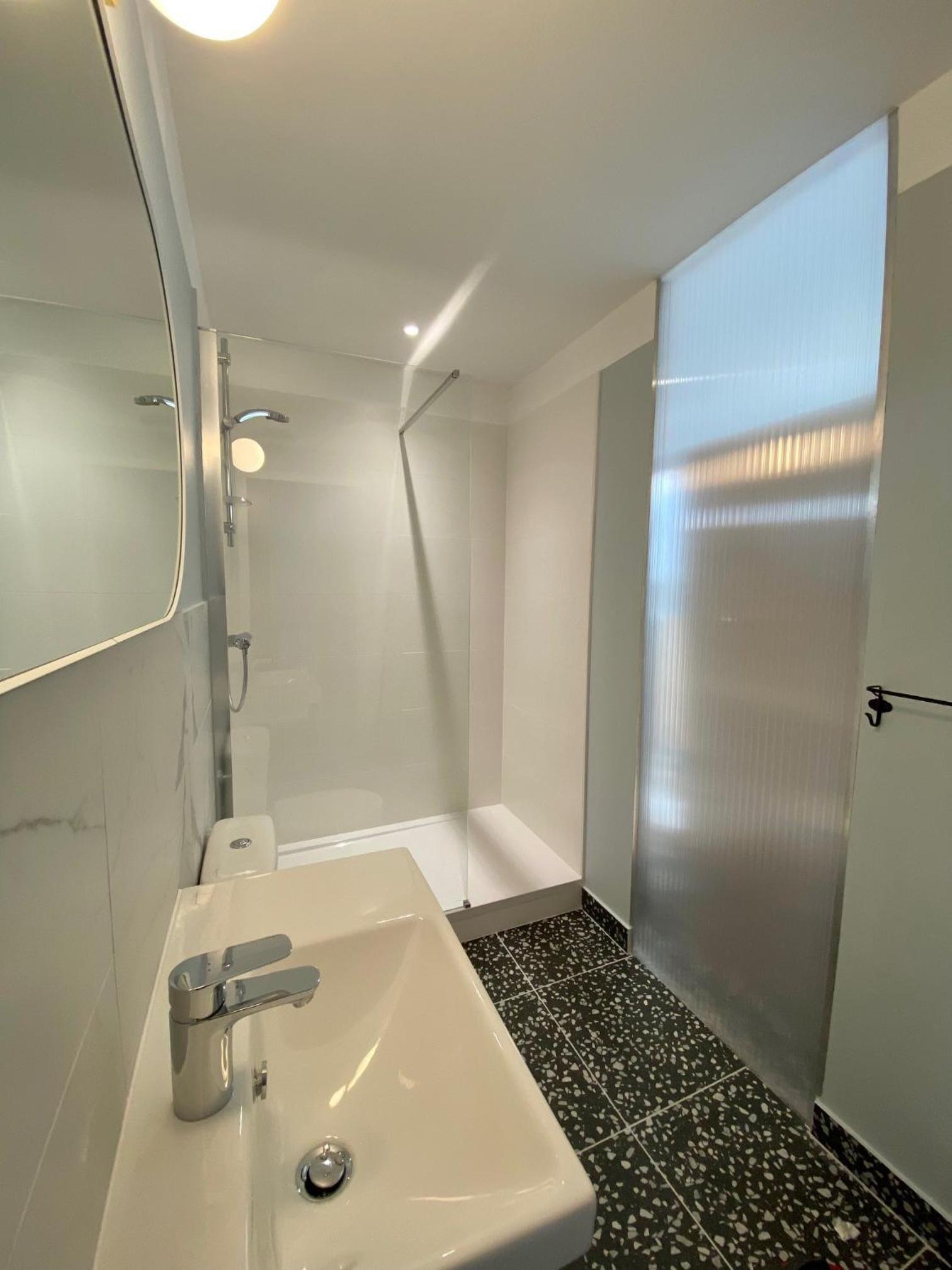 Double Room - Photo 17