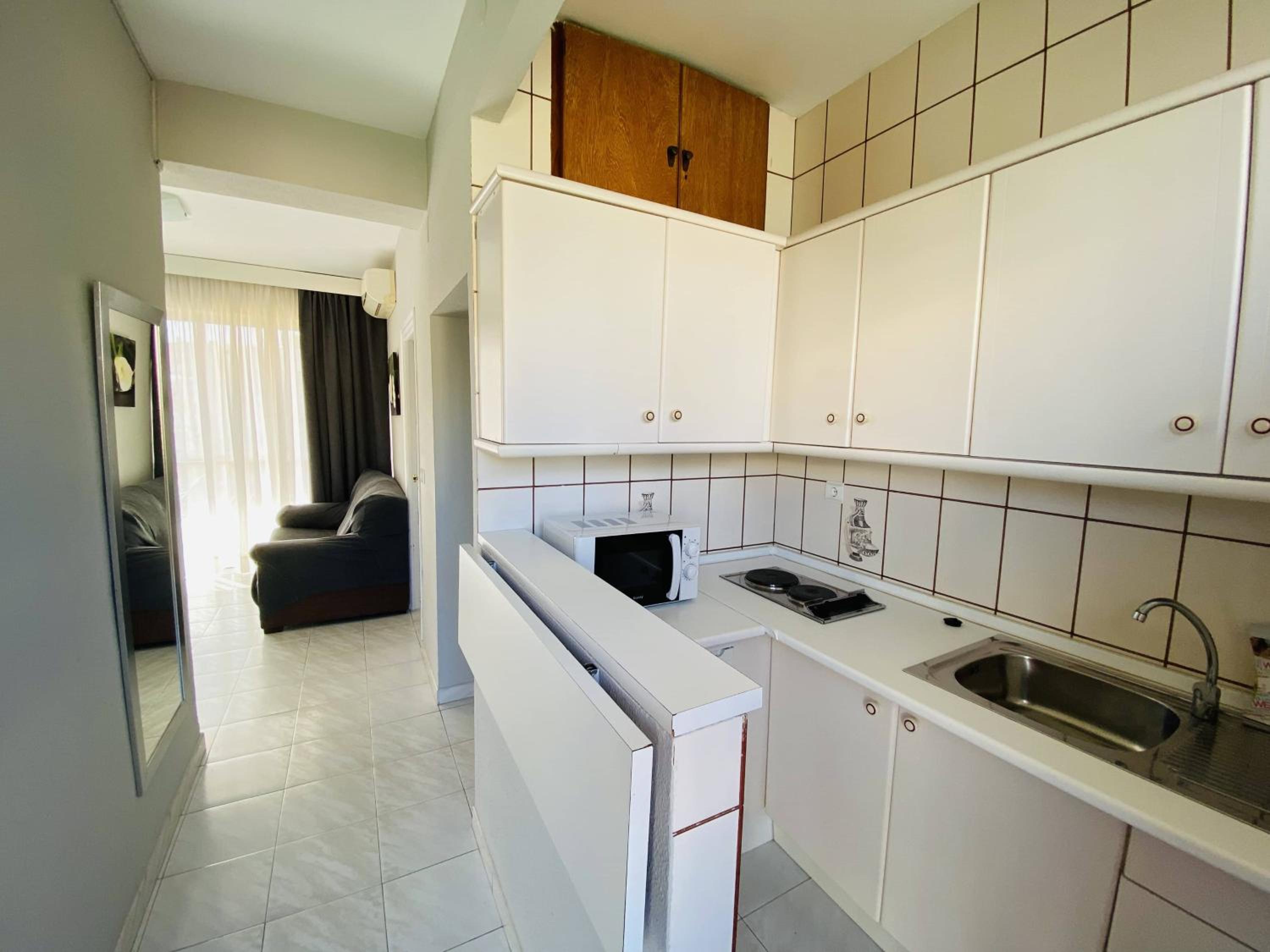 Two-Bedroom Apartment - Photo 2