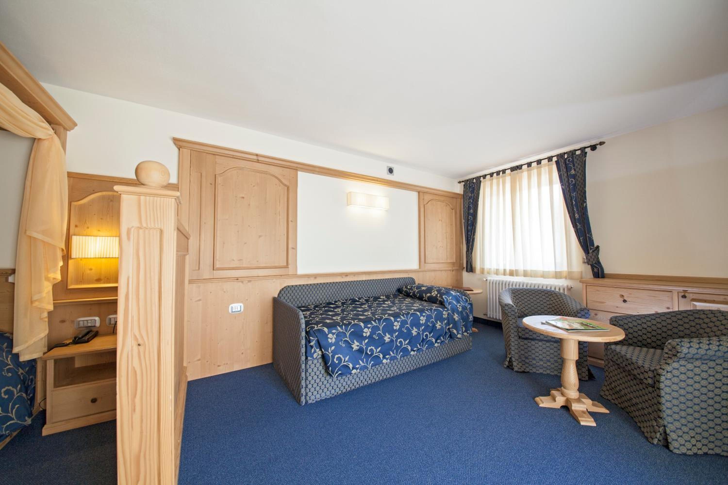 Suite with Hot Tub