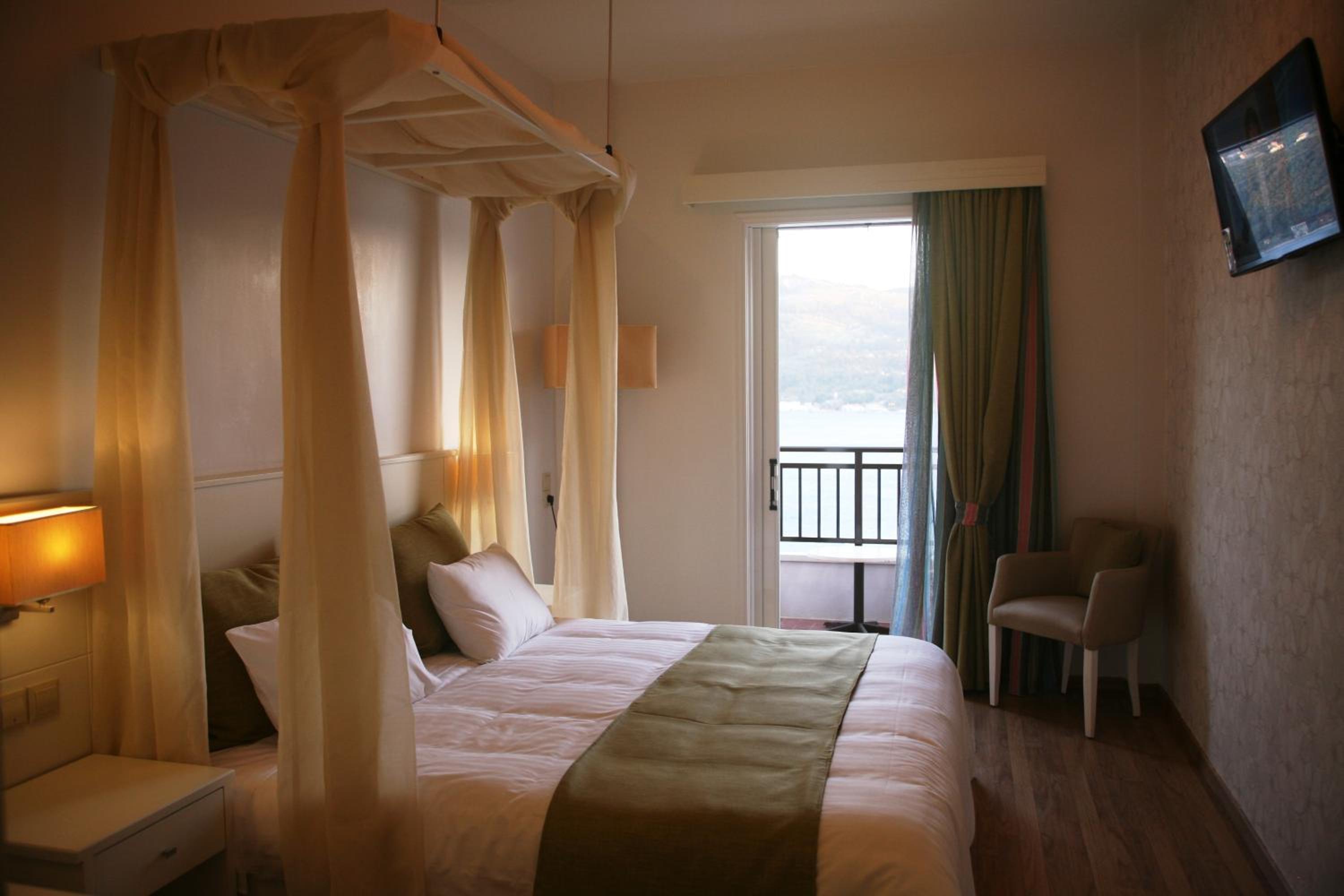 Superior Double Room with Hydromassage Shower - Sea Front 4th floor - Photo 1
