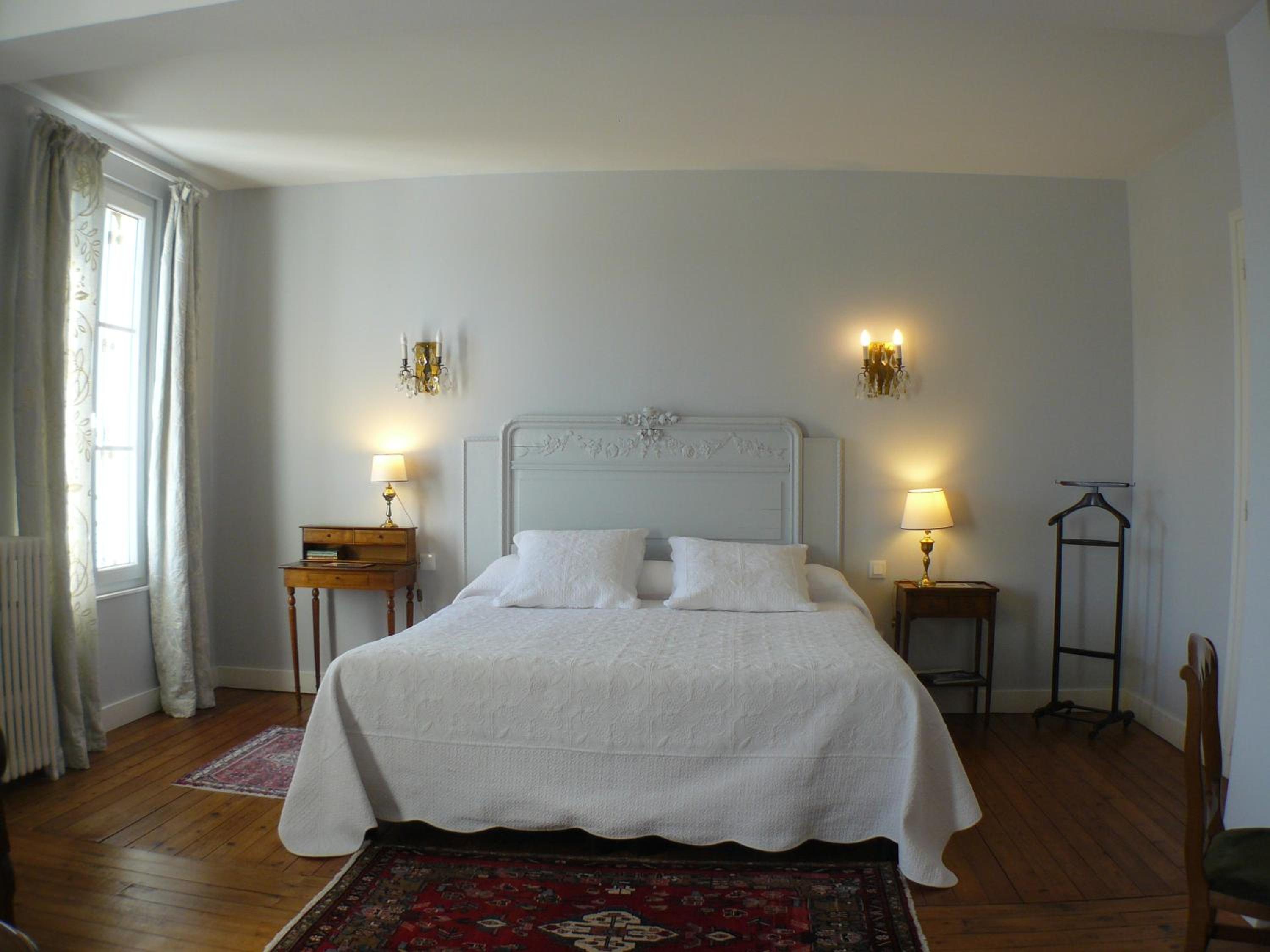 Deluxe King Room photo 3