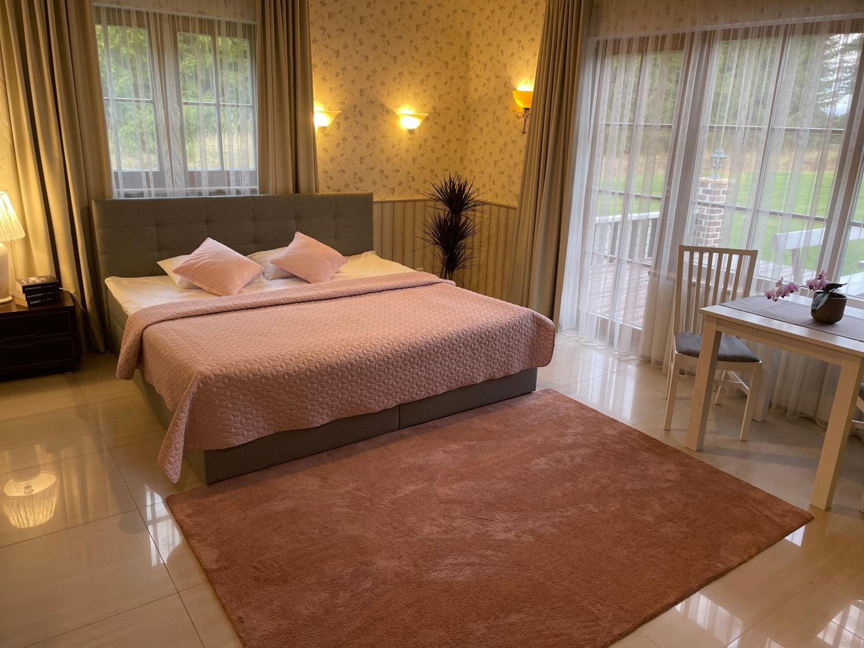 Suite - Photo 2