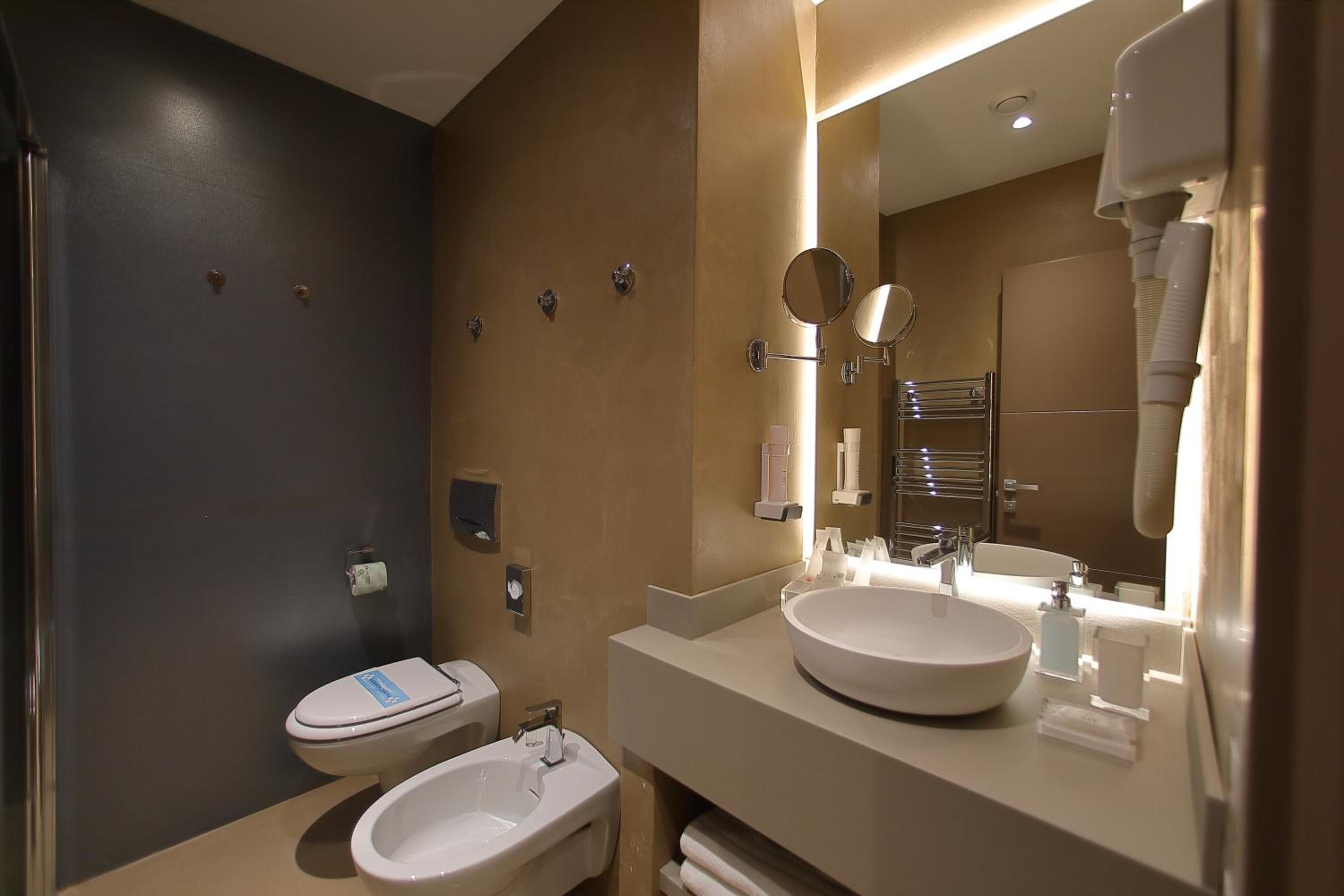 Double Room with Lake View - Photo 16