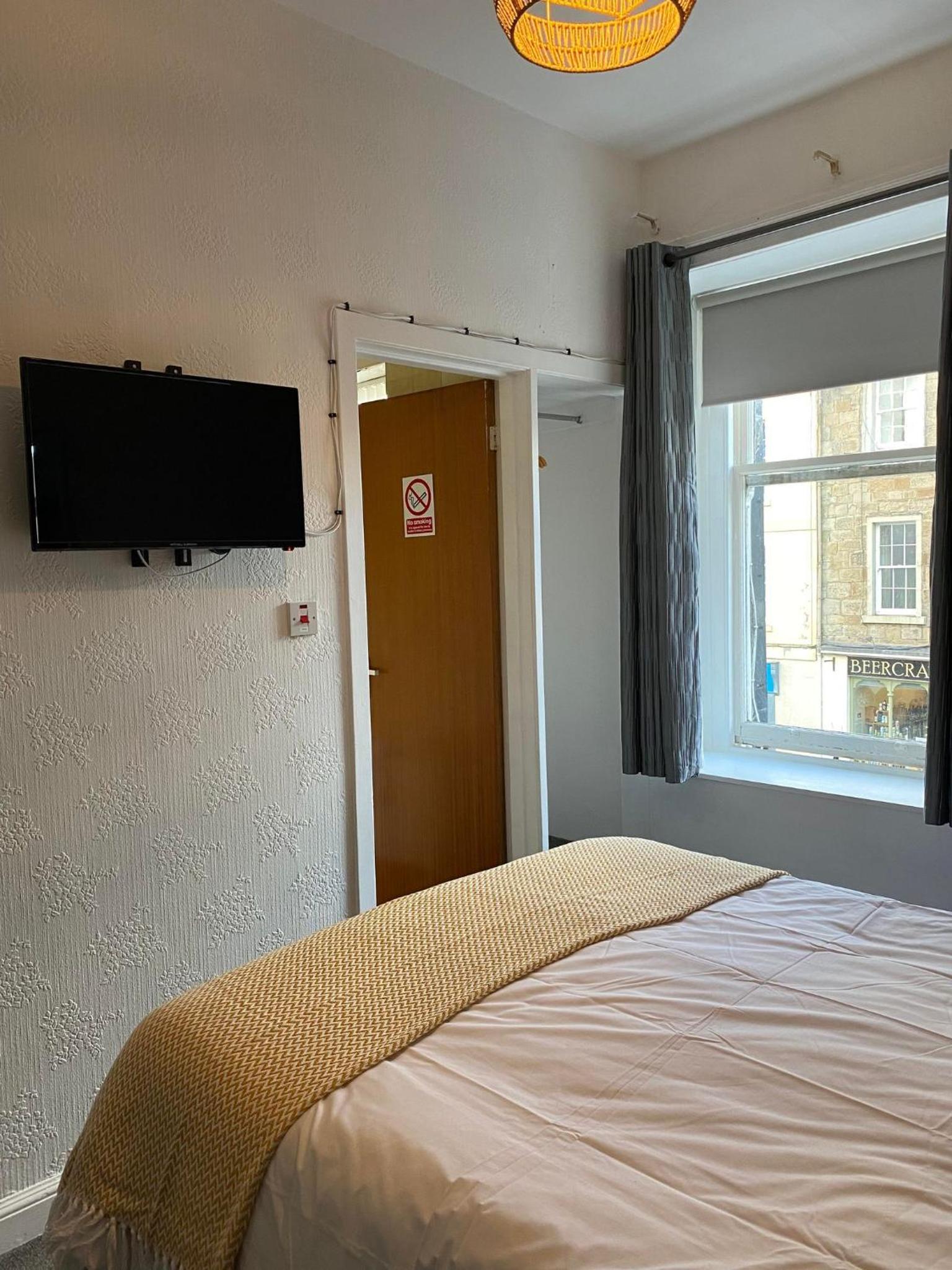 Double Room With Private Bathroom photo 2