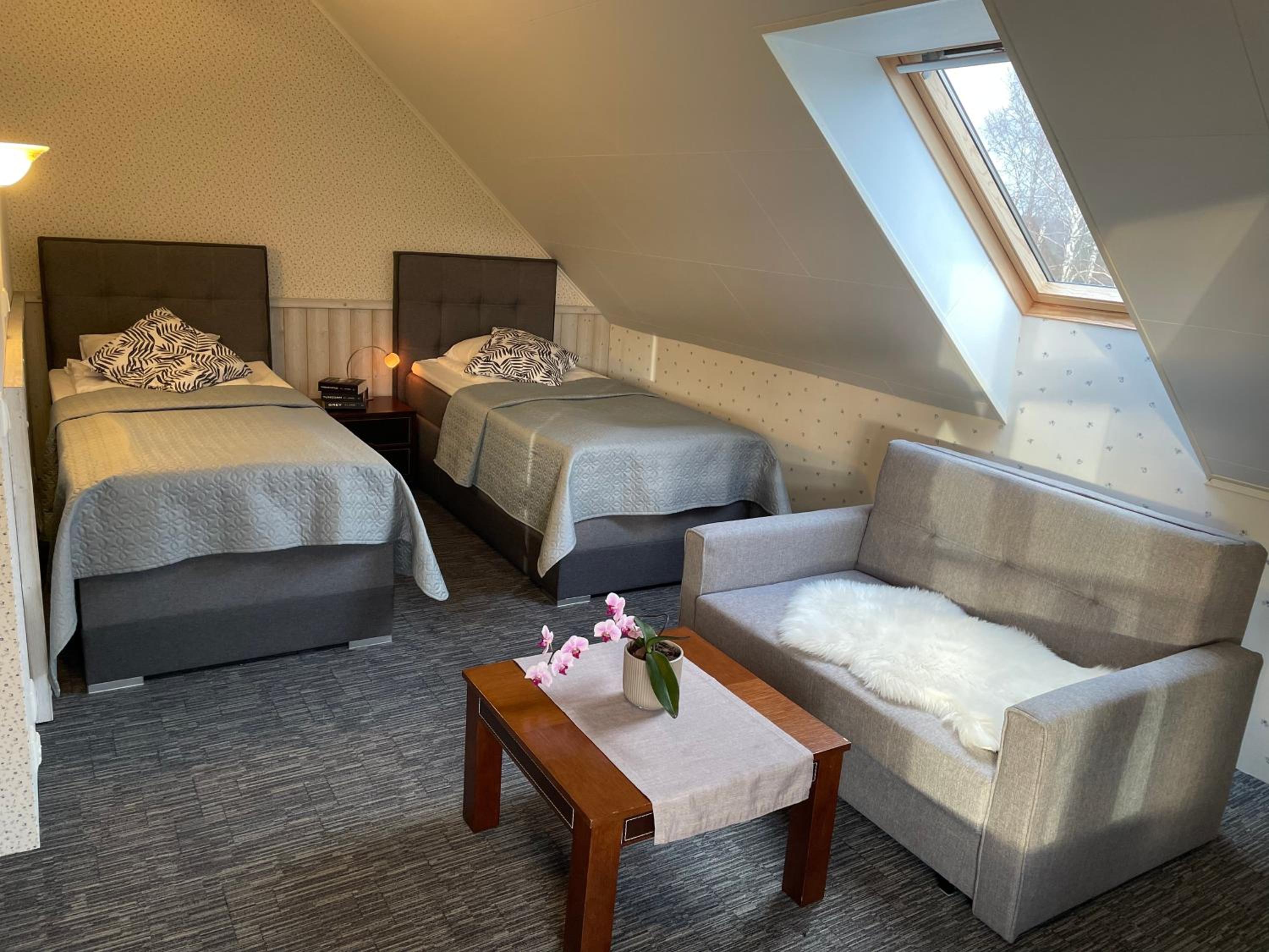 Double or Twin Room - Photo 2
