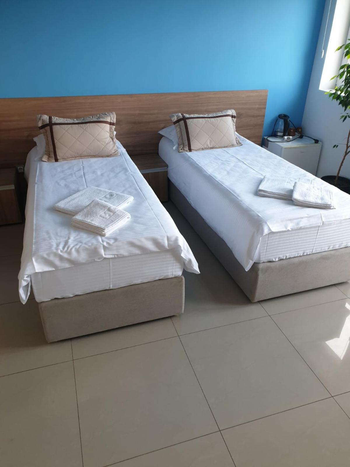 Deluxe Double Room (2 Adults + 1 Child) photo 3