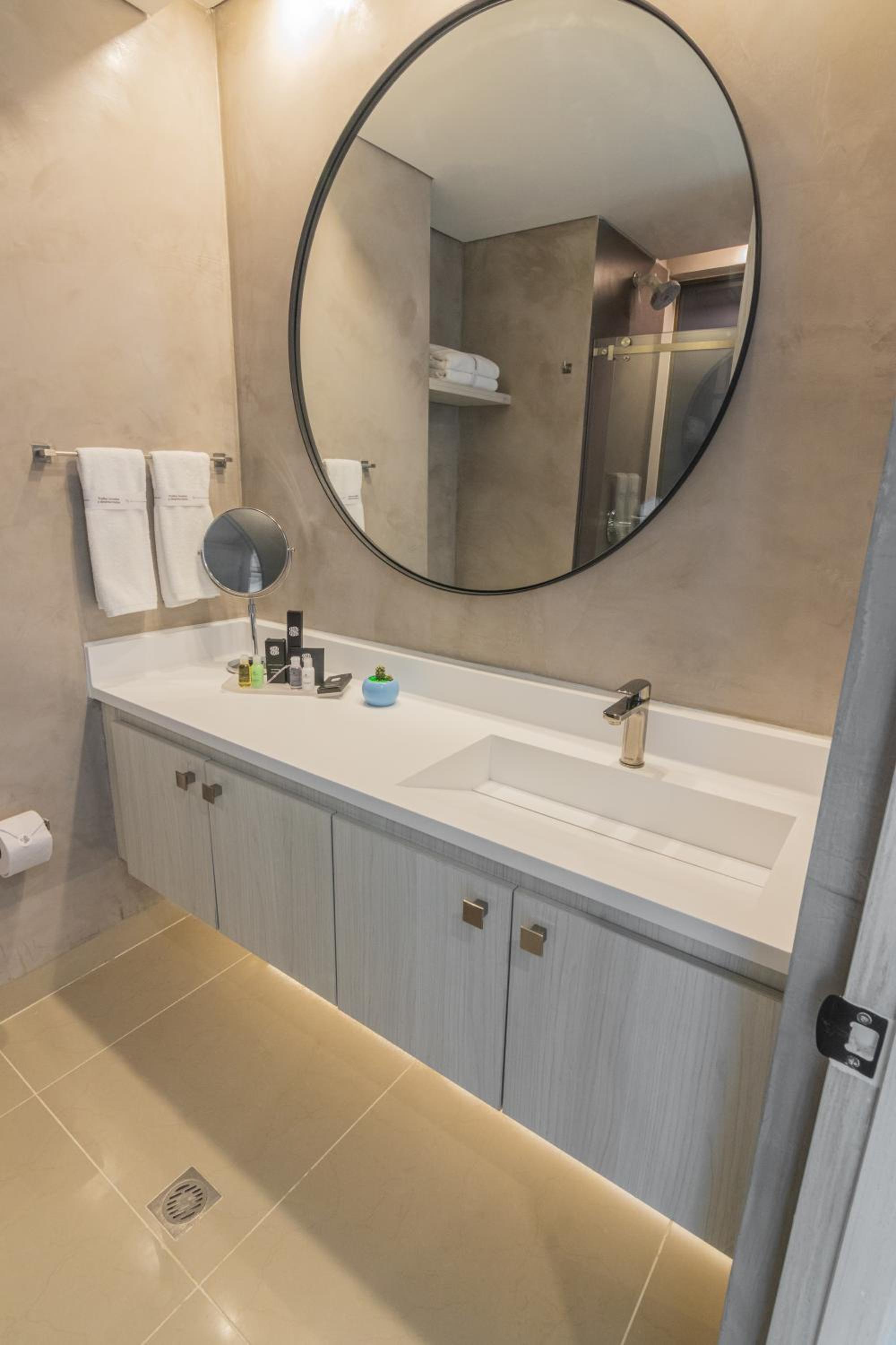 Superior Double Room with Two Double Beds photo 2