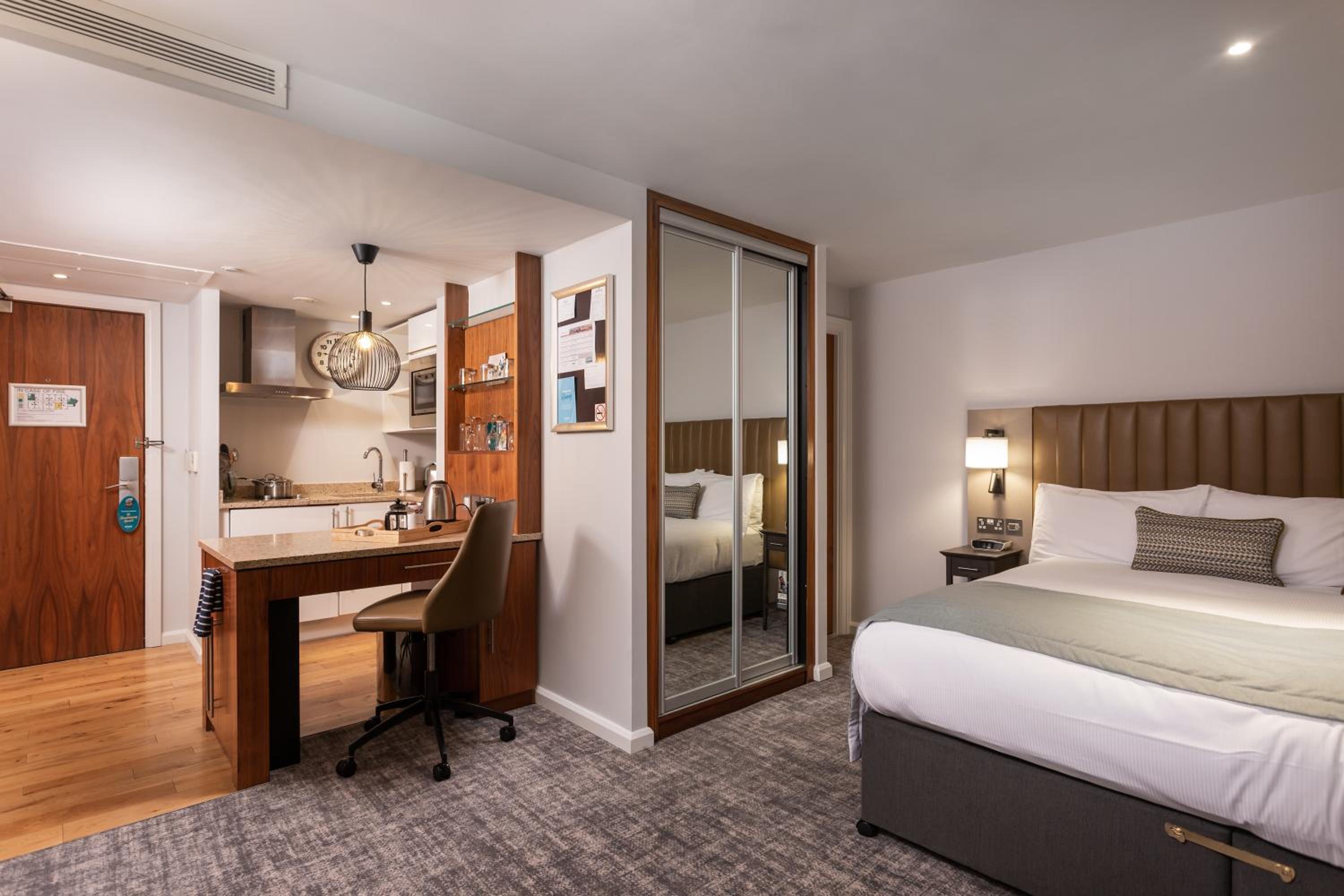 Studio King Suite with Kitchenette - Photo 1