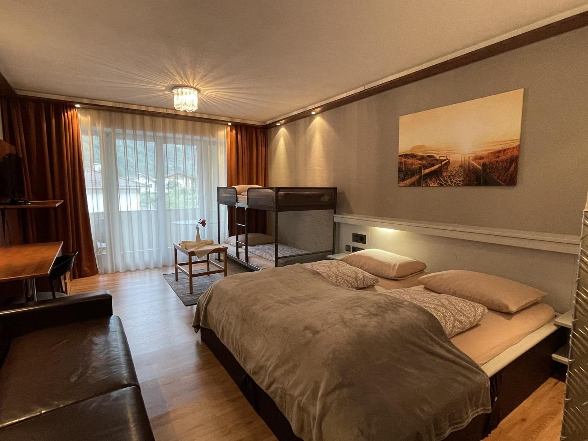 Double Room - Photo 4