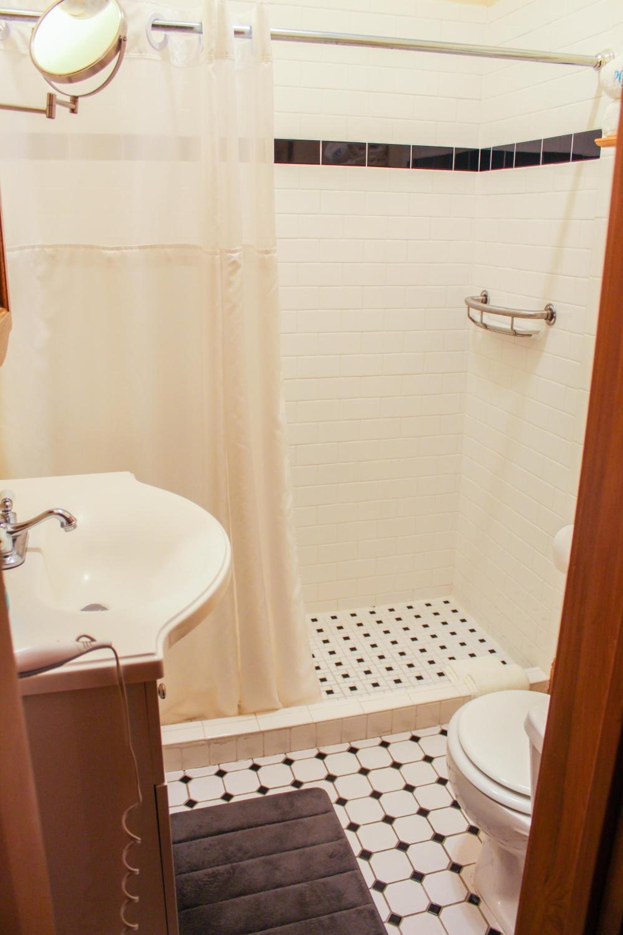 Cornelia Room - Photo 2