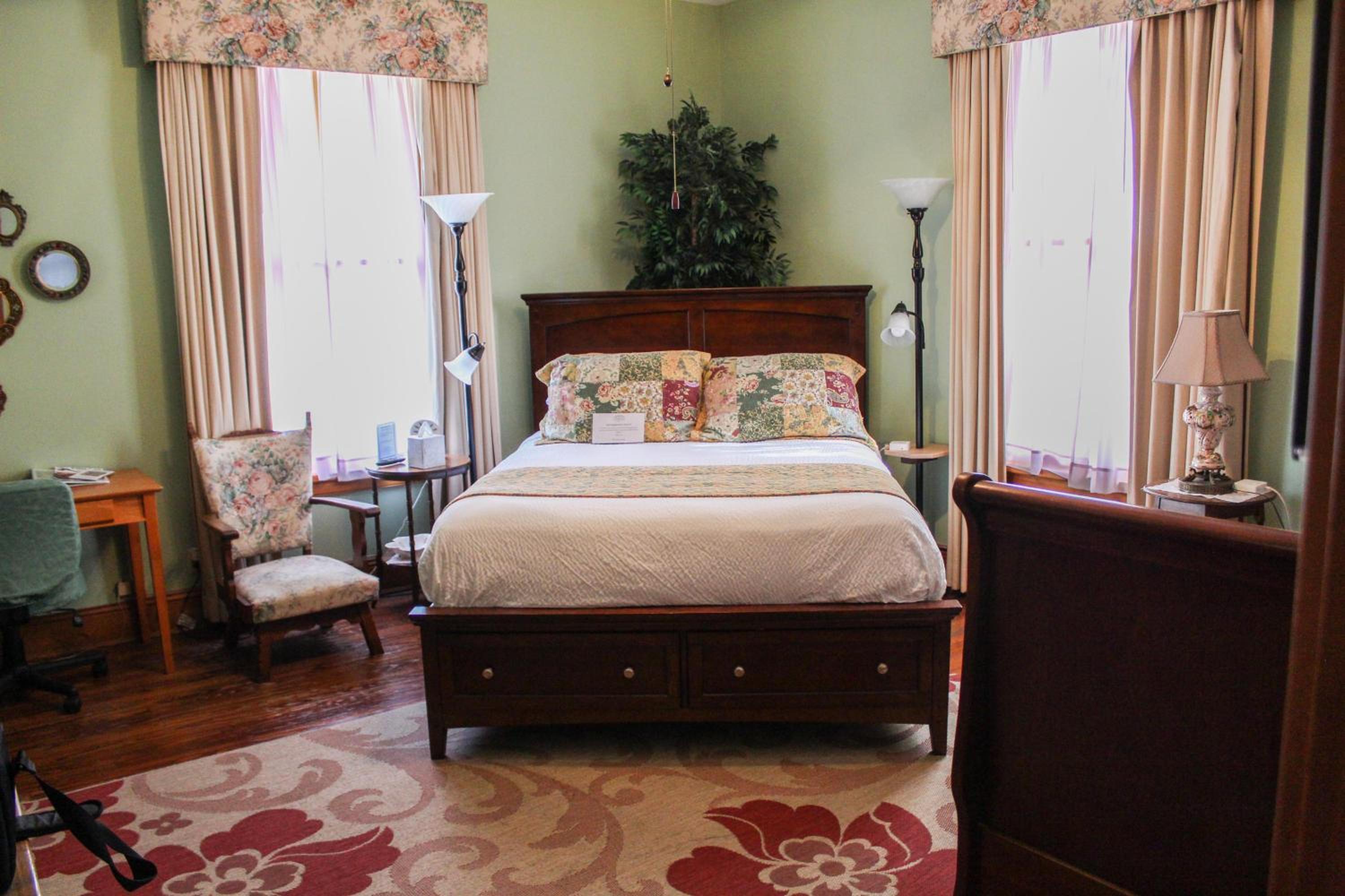 Cornelia Room - Photo 3