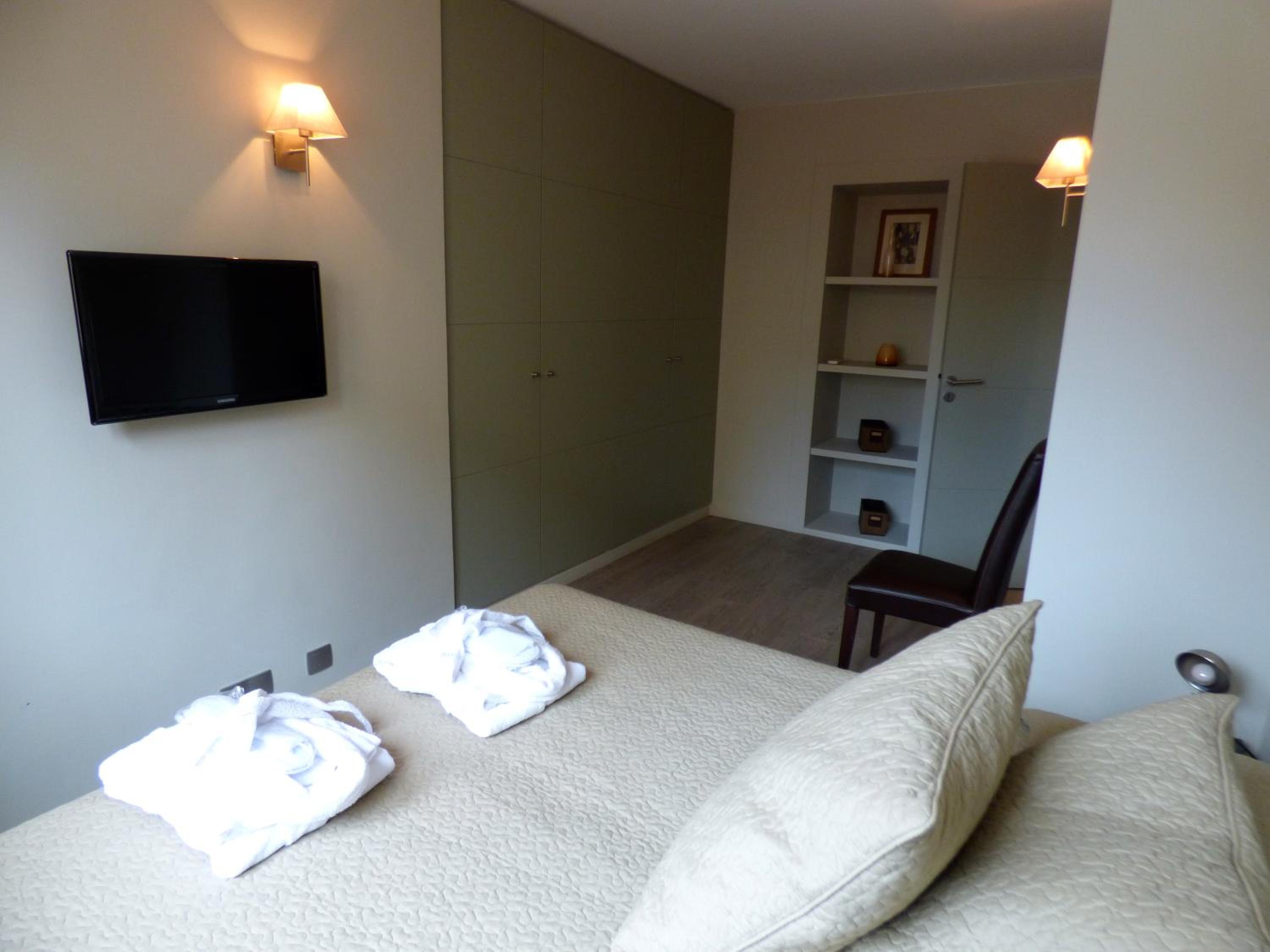 Two-Bedroom Apartment 84 rue d’Antibes photo 2