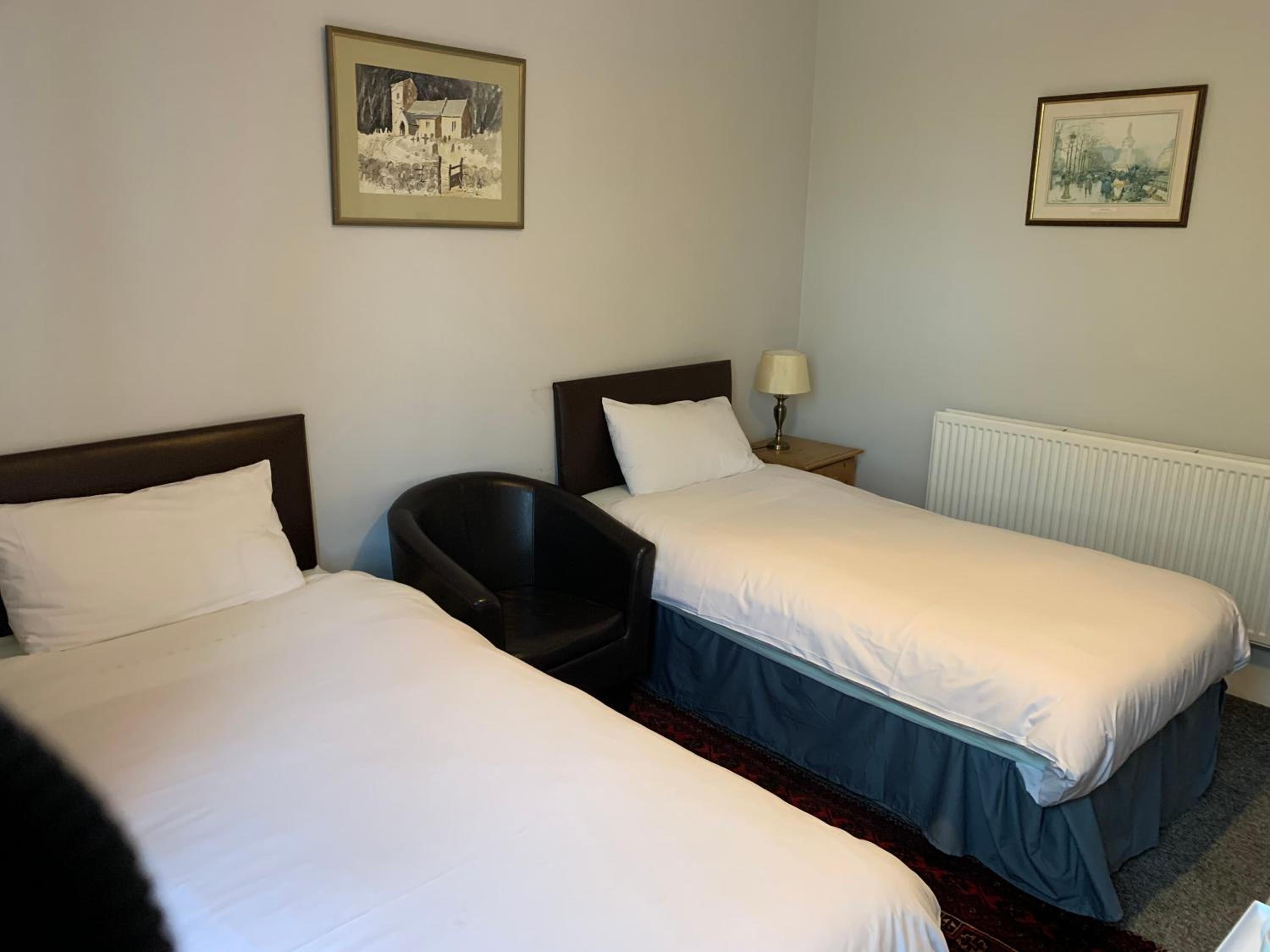 Twin Room with Private Bathroom photo 1