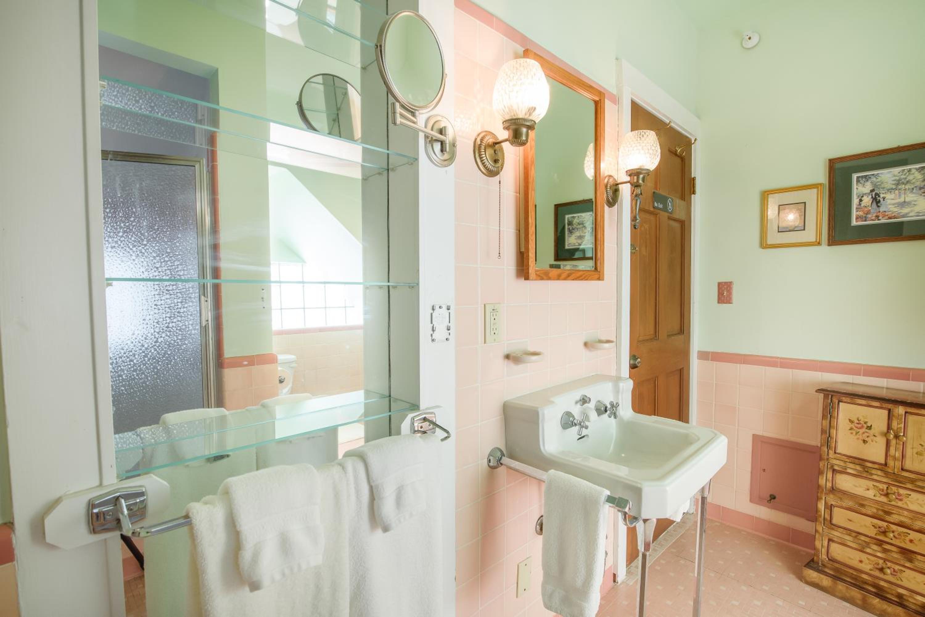 Julia Room - Photo 2