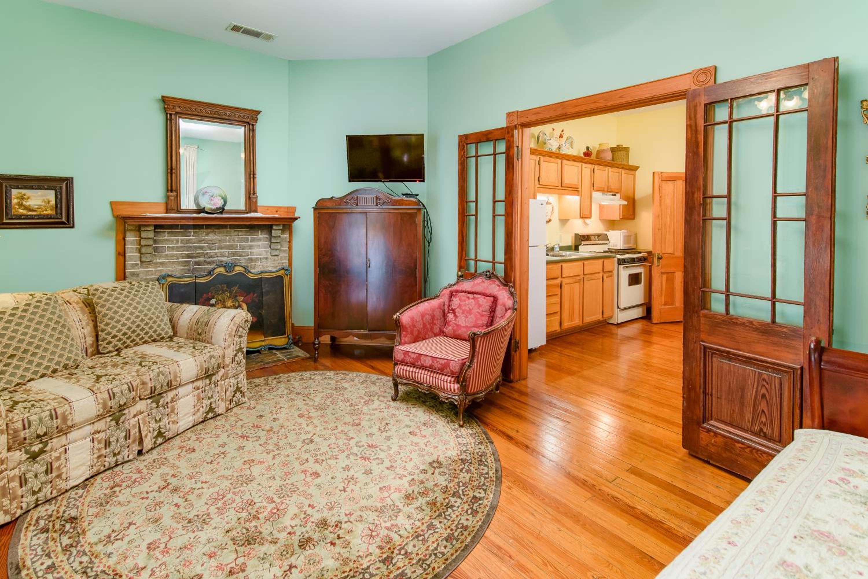 Victoria's Cottage - Photo 1