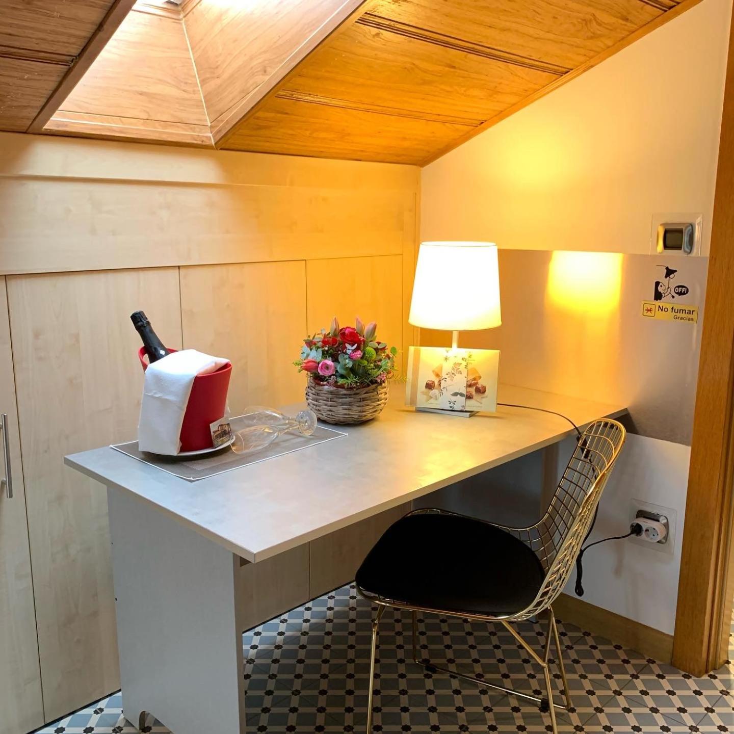 Double or Twin Room with View - Photo 2
