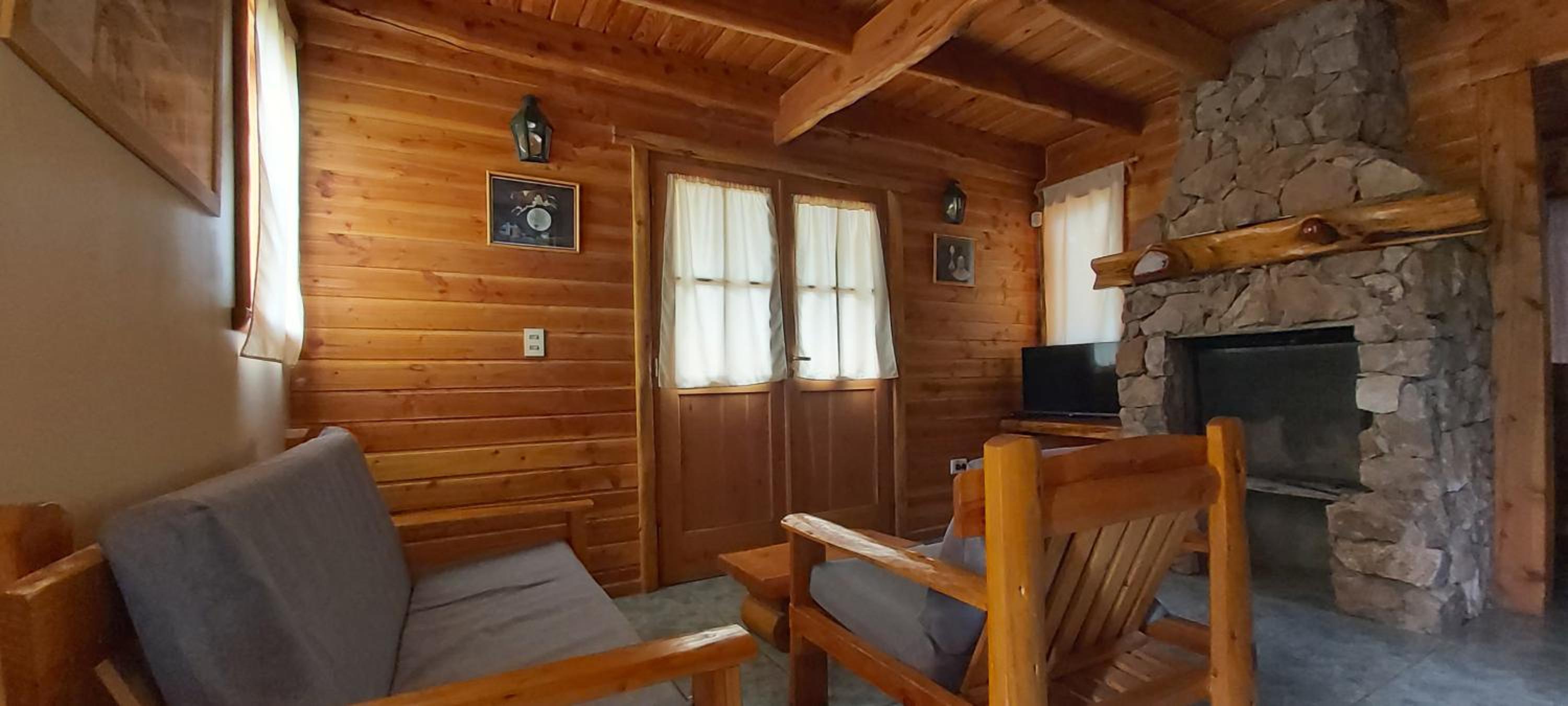 Superior Bungalow photo 1