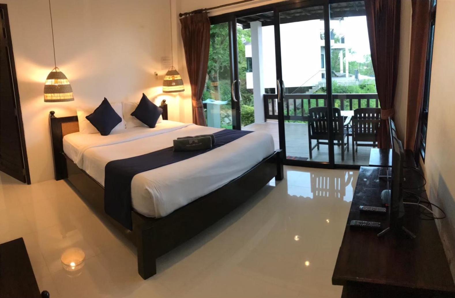 One-Bedroom Bungalow - Photo 7