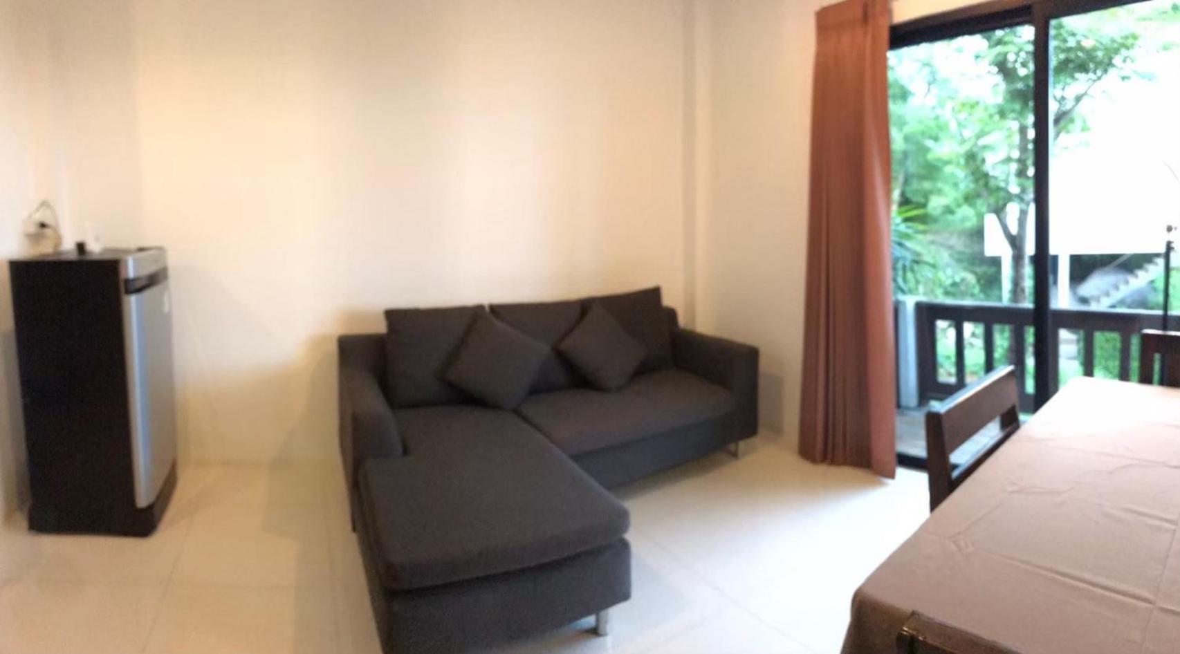 One-Bedroom Bungalow - Photo 4