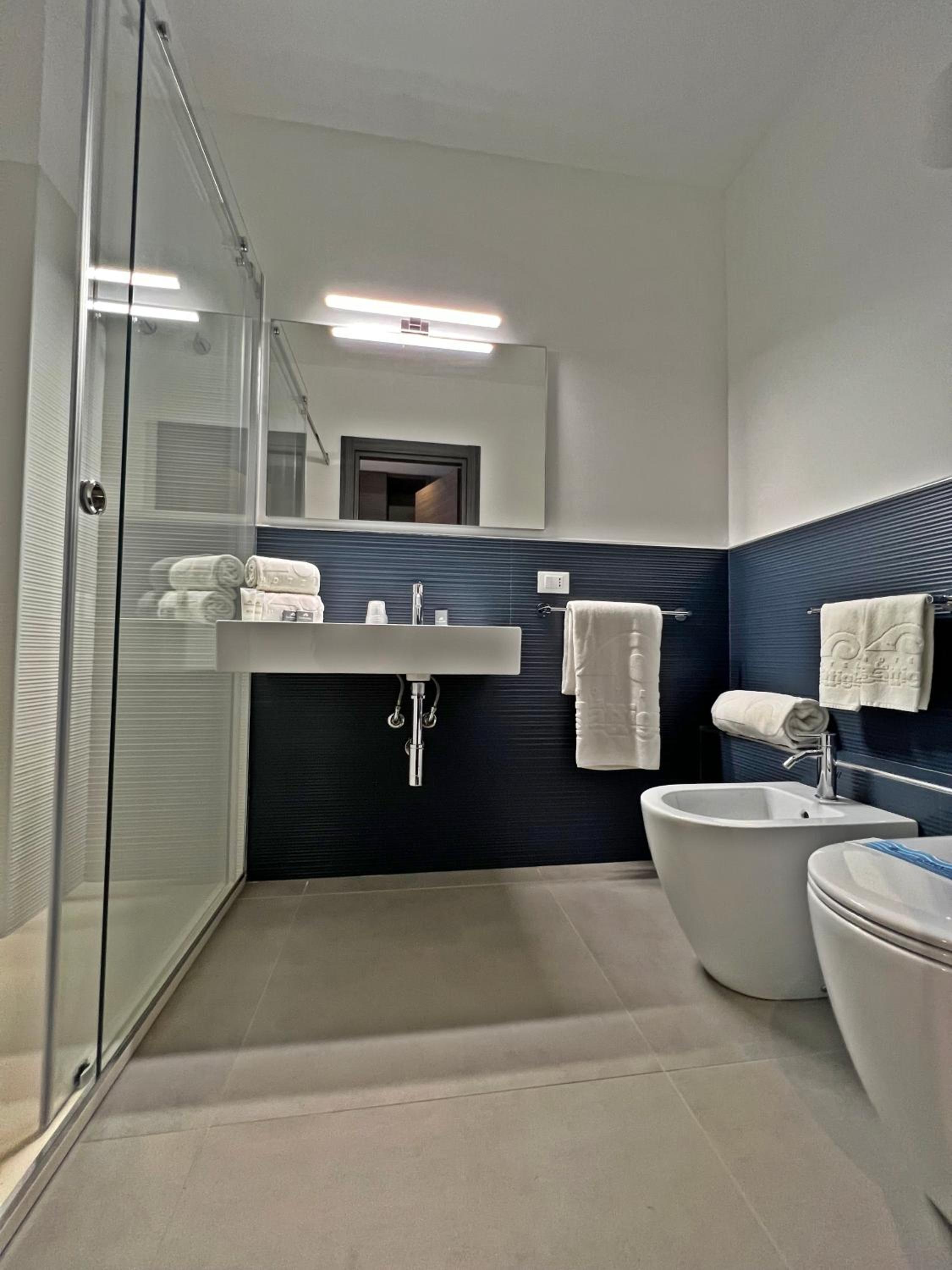 Deluxe Double Room with Terrace and Sea View - Photo 3