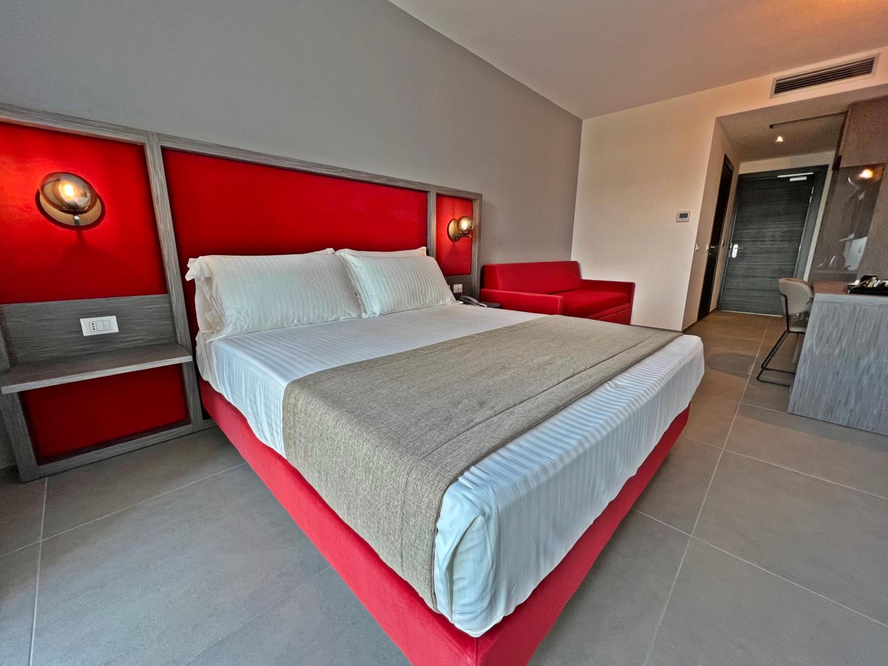 Deluxe Double Room with Terrace and Sea View - Photo 7