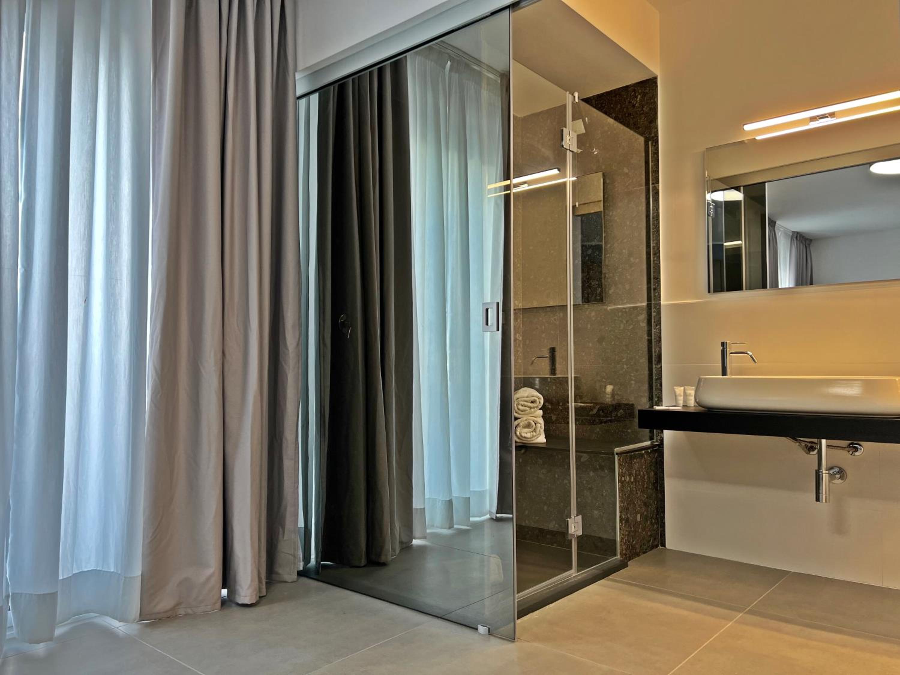 Family Junior Suite with Terrace and Sea View - Photo 16