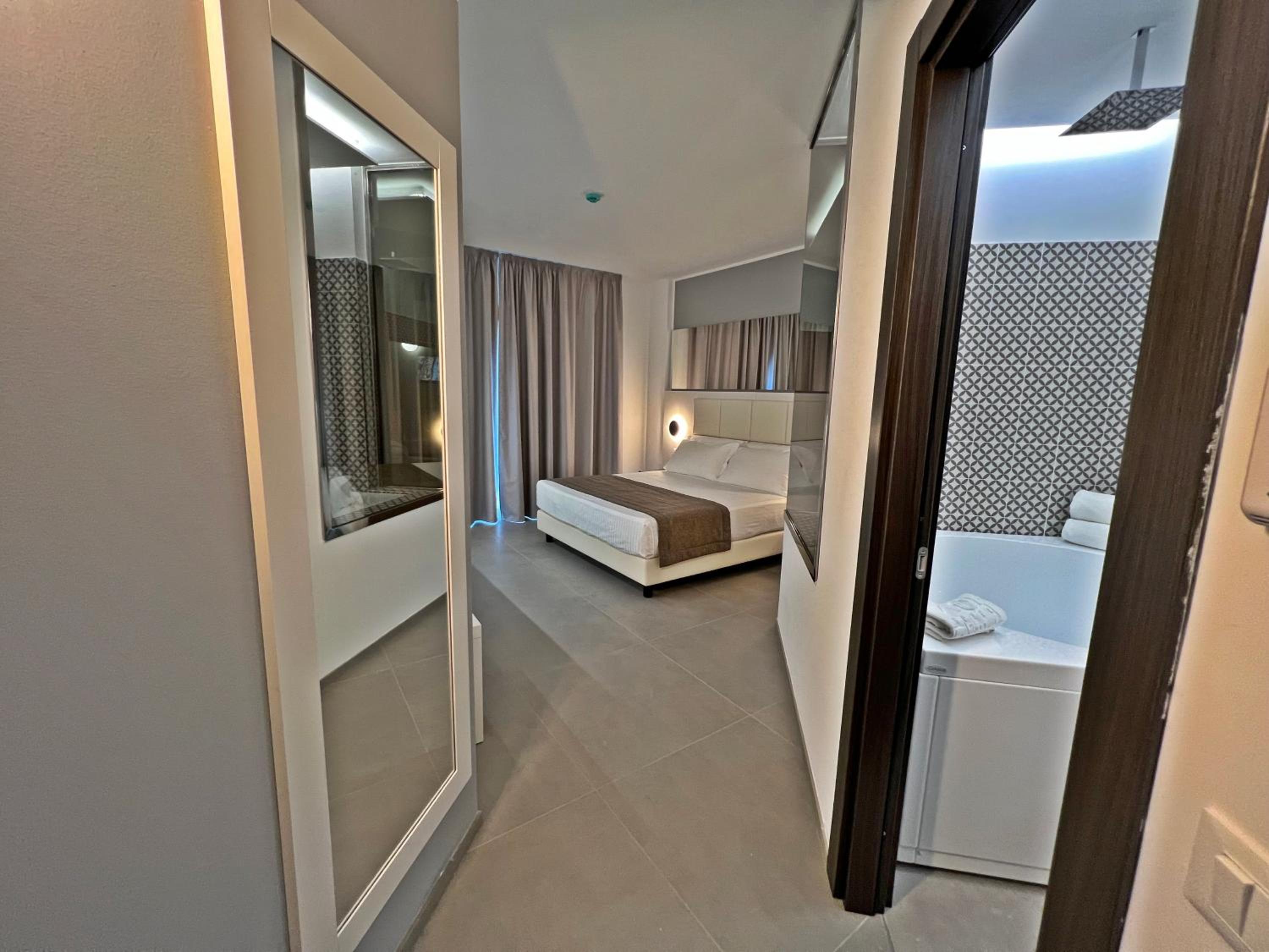 Family Suite with Terrace and Sea View - Photo 11