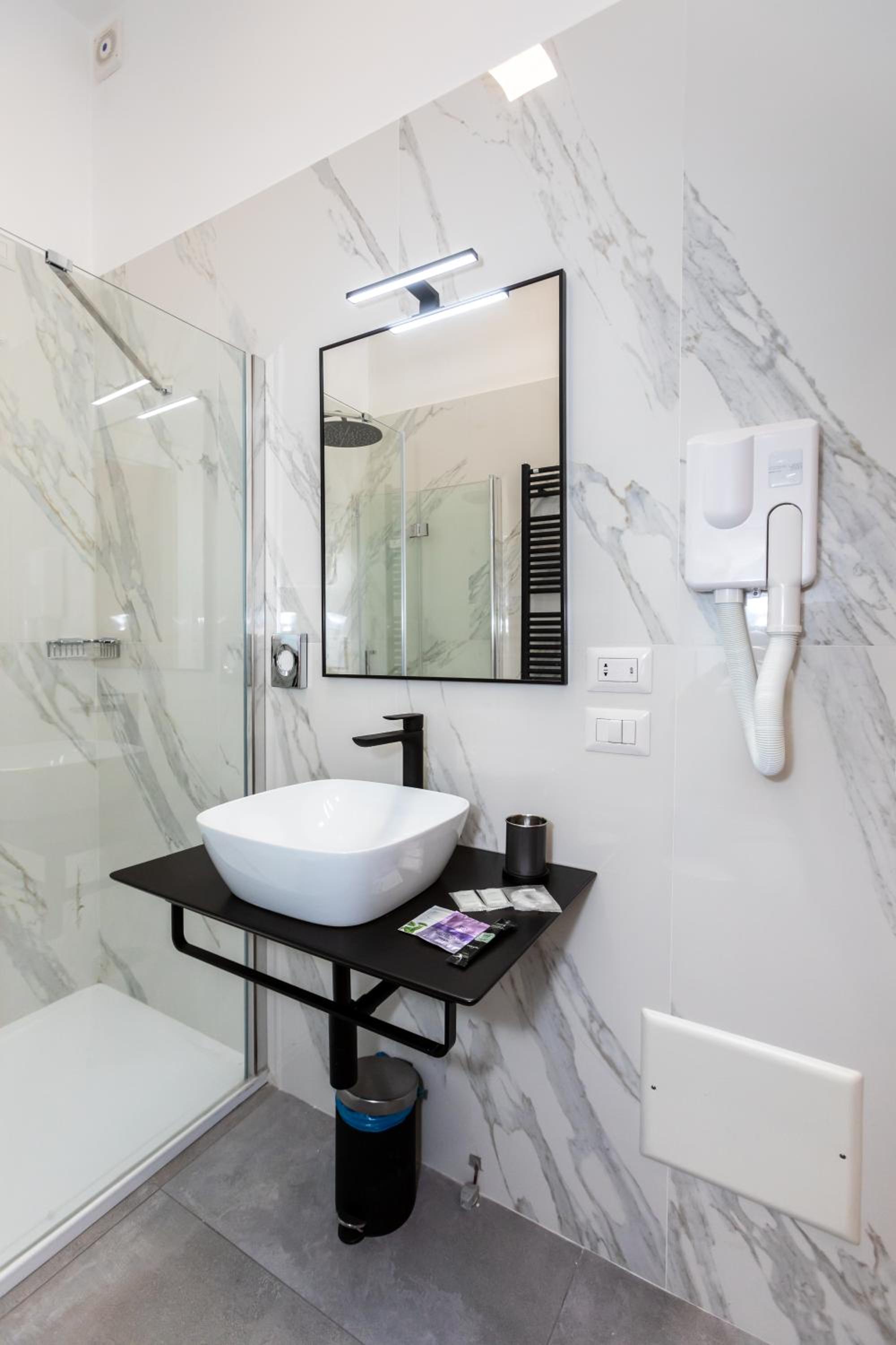 Comfort Triple Room with Shower photo 3