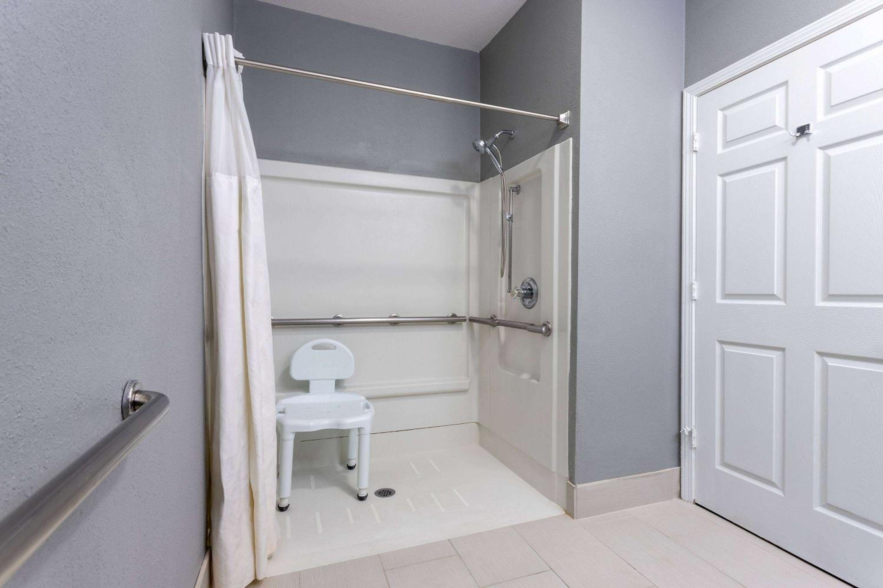 King Room - Accessible/Non-Smoking - Photo 5