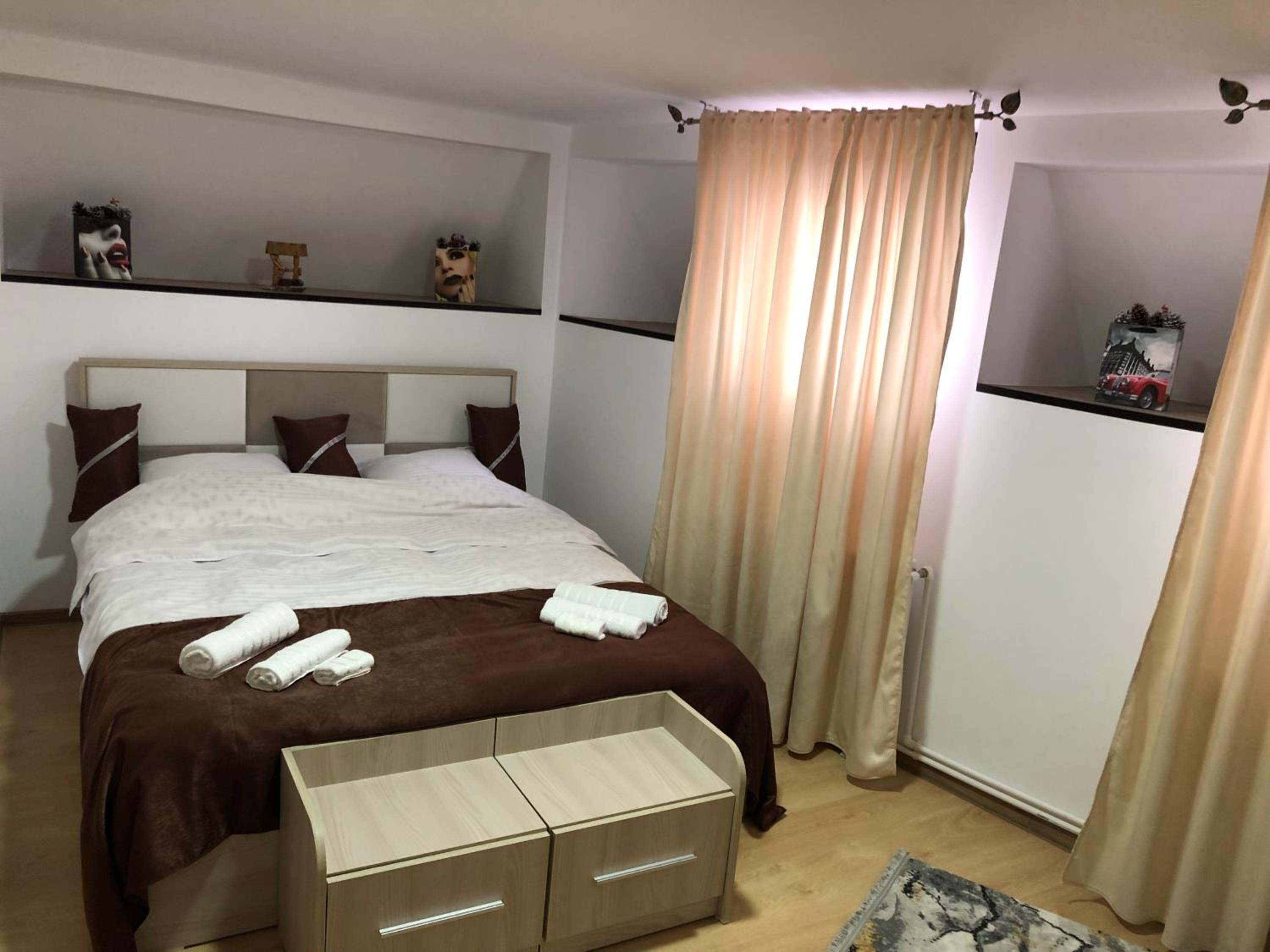 One-Bedroom Apartment - Photo 4