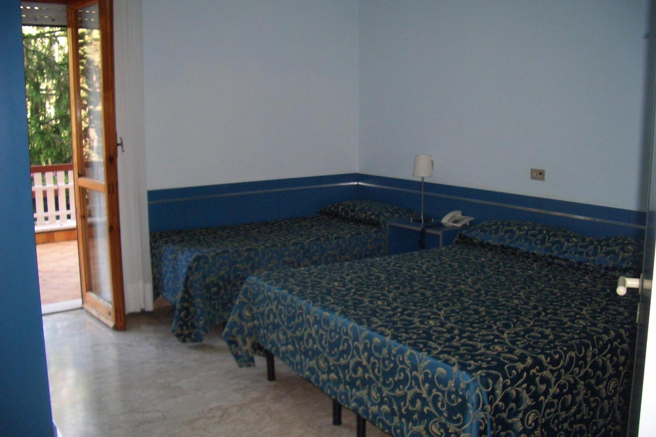 Classic Triple Room photo 3