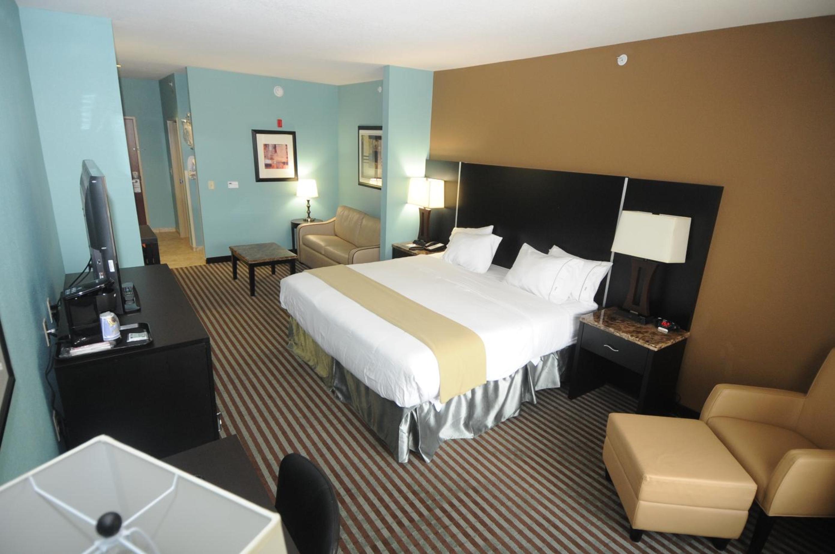 King Suite with Sofa Bed - Photo 1