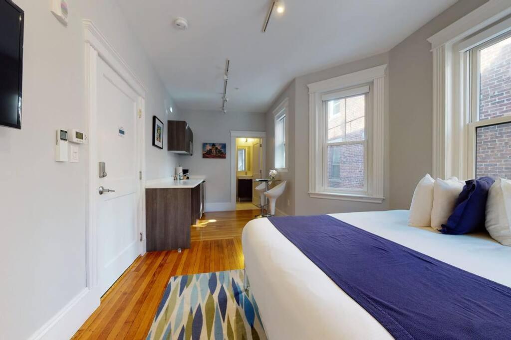 One-Bedroom Apartment - Photo 37