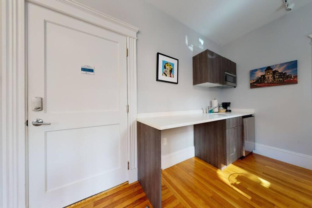 One-Bedroom Apartment - Photo 33