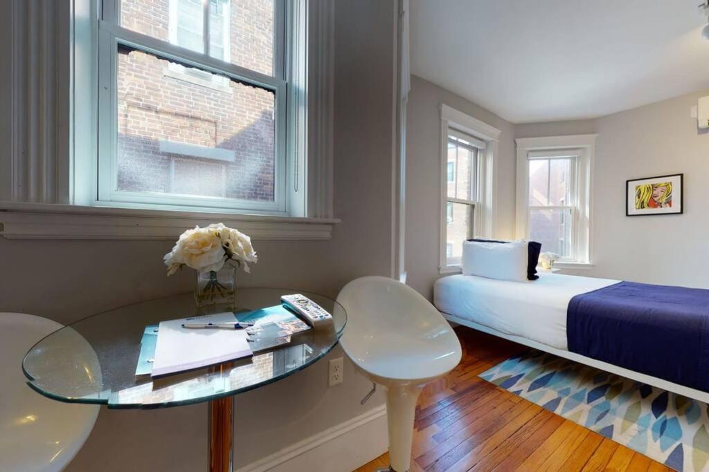 One-Bedroom Apartment - Photo 22