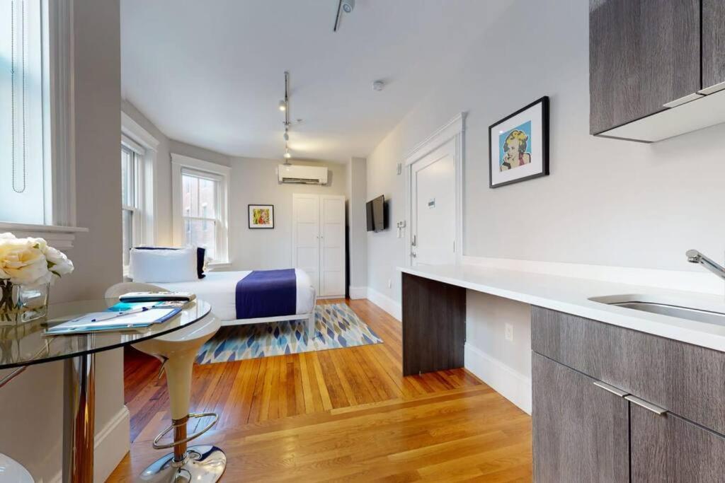 One-Bedroom Apartment - Photo 17