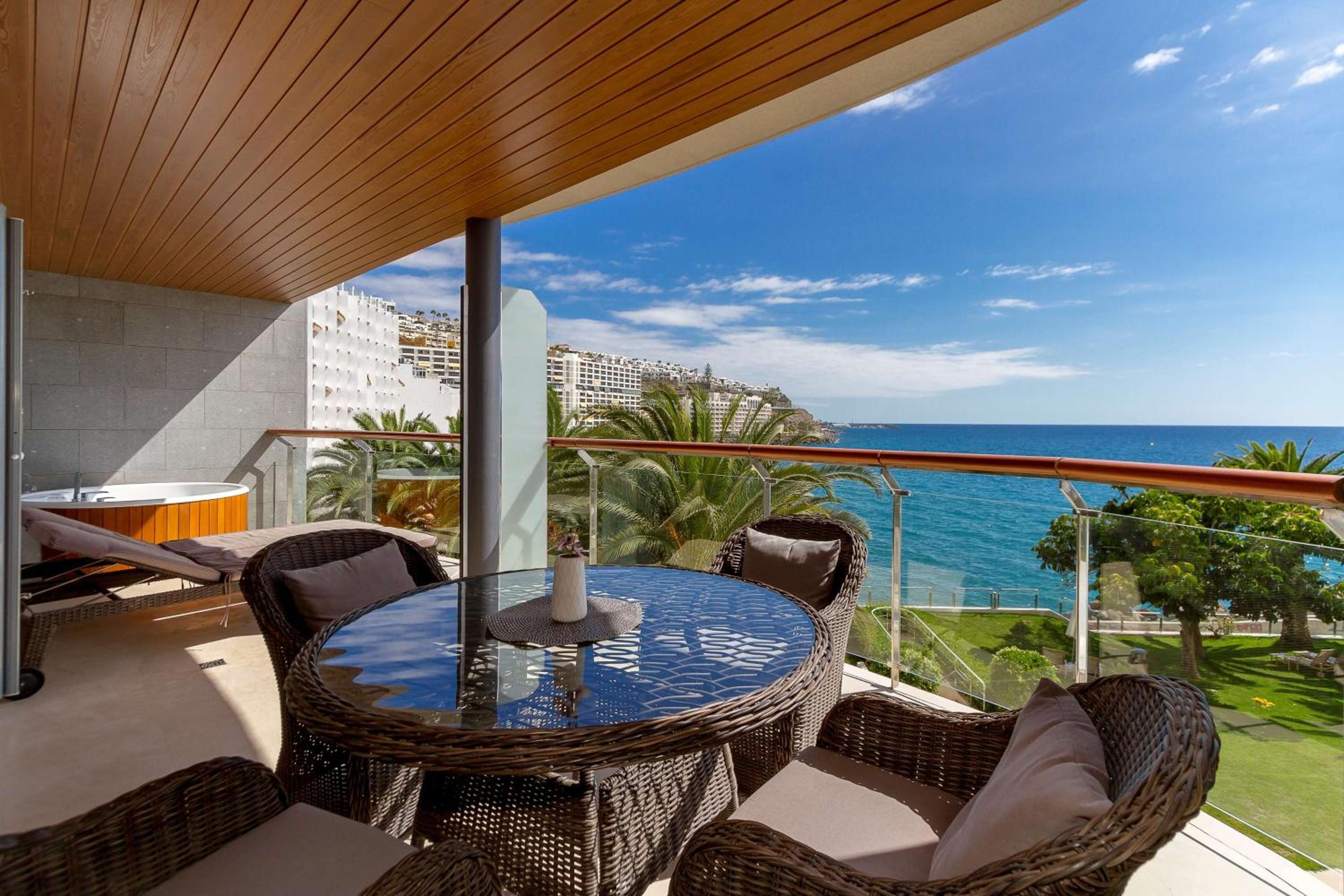 Suite- 2 Bedroom & Sea View - Photo 8