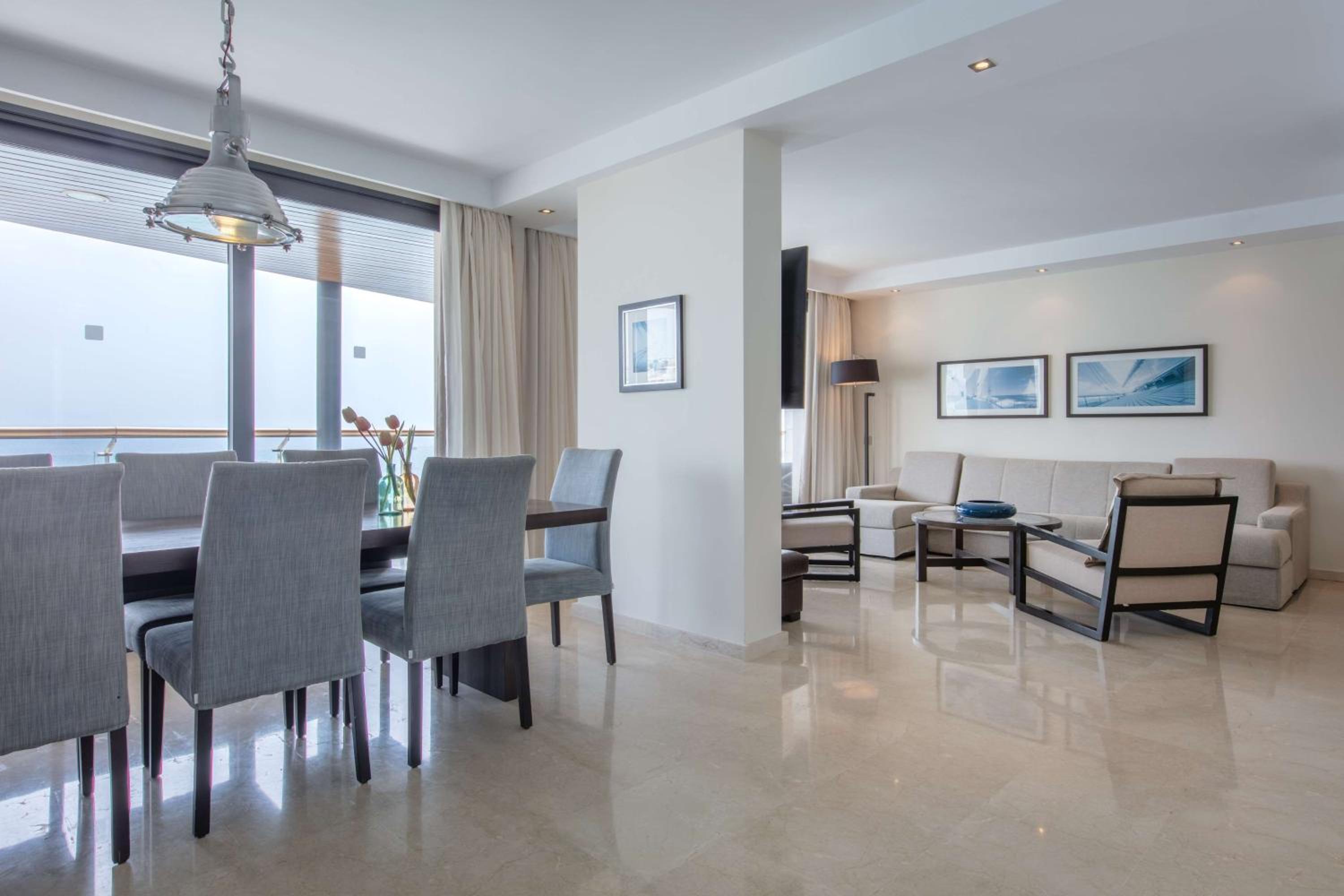 Premium Suite- 3 Bedroom & Sea View